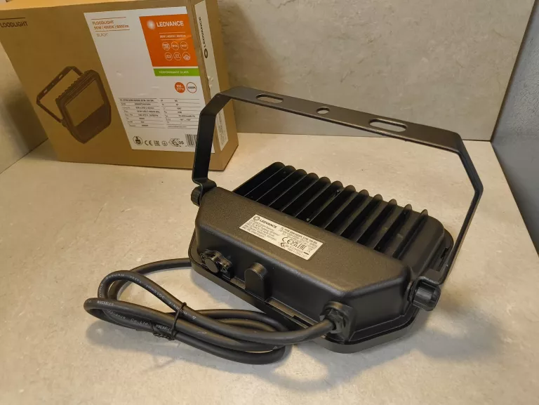 naswietlacz-halogen-ledvance-floodlight-50w-4000k-6000lm-stan-11323-2