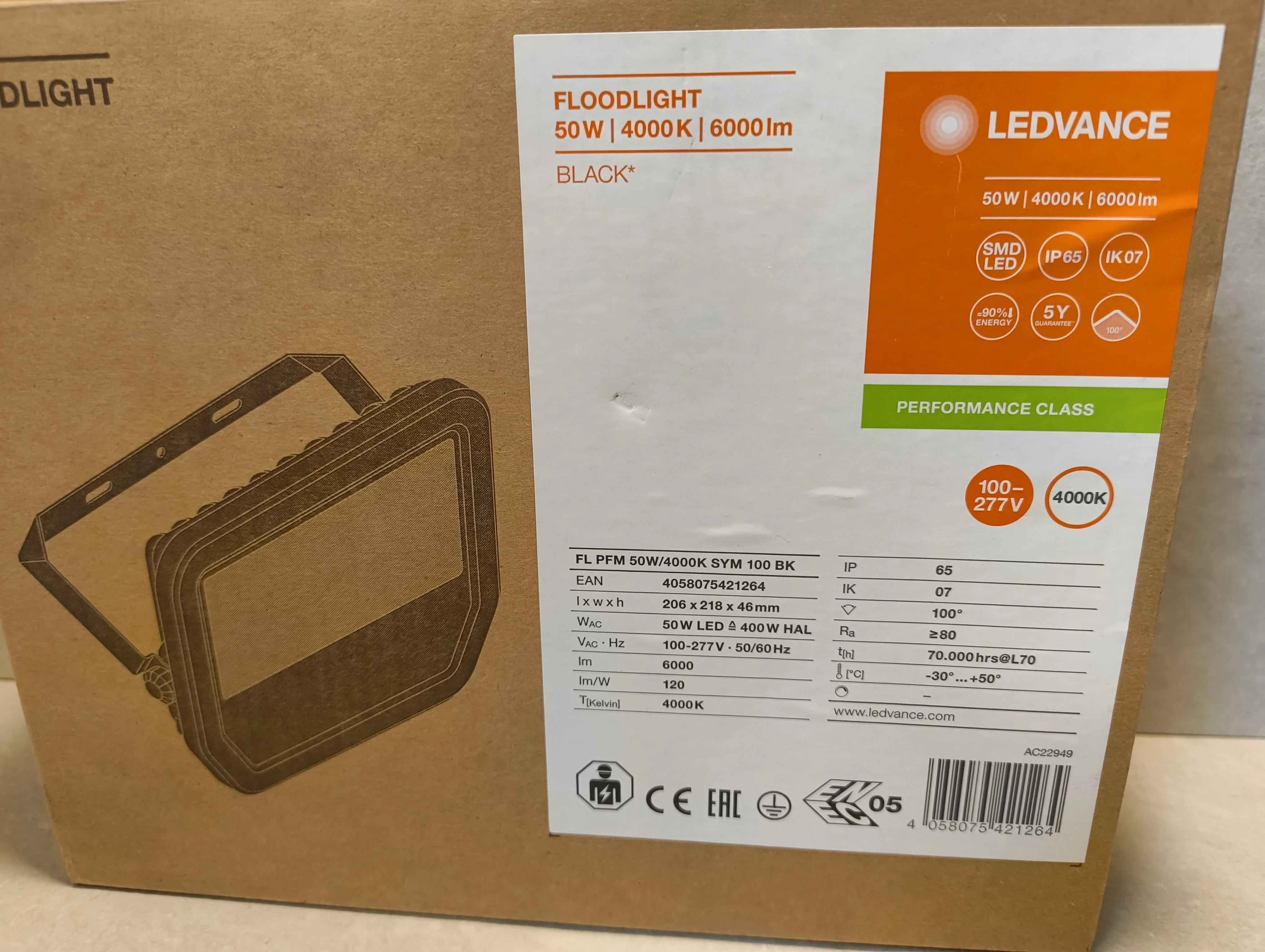 naswietlacz-halogen-ledvance-floodlight-50w-4000k-6000lm-temperatura-barwowa-4000