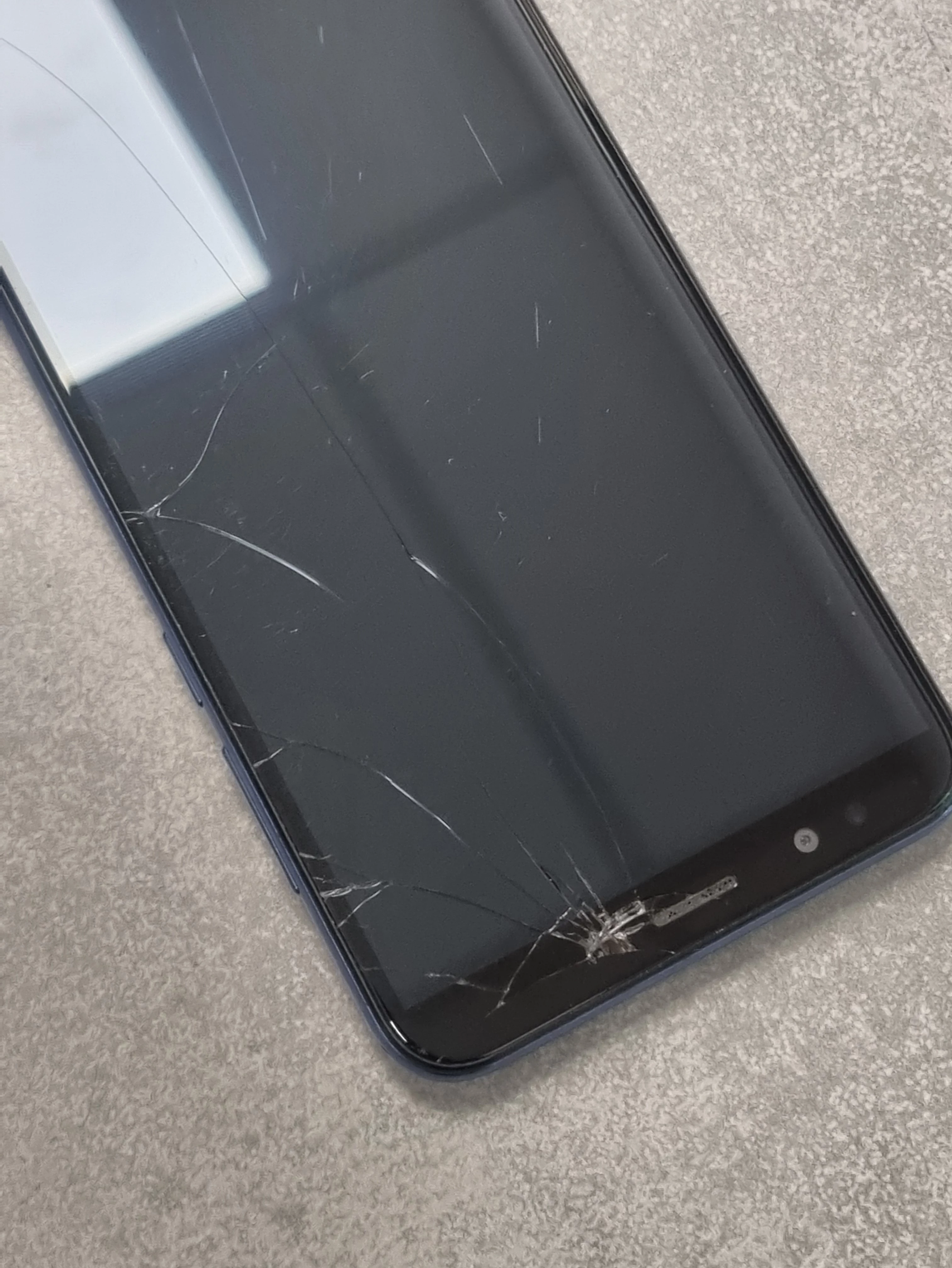 telefon-huawei-y7-prime-332gb-and-80-przekatna-ekranu-599