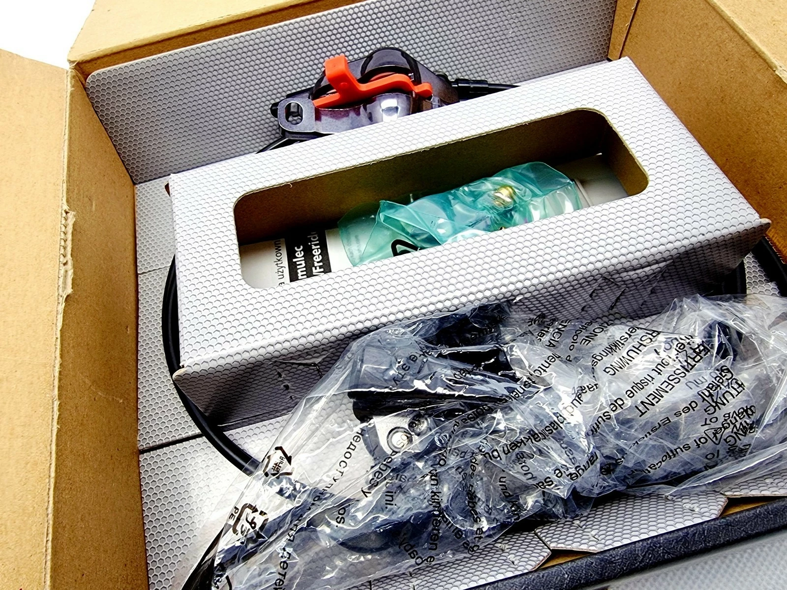 hamulec-tarczowy-tylny-shimano-xt-br-m8120-4-tloczkowy-stan-11323-2