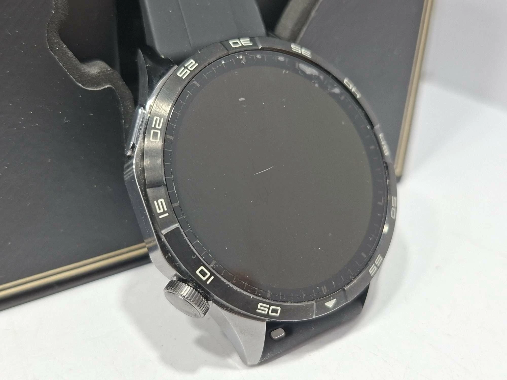 smartwatch-huawei-watch-gt4-stan-11323-2