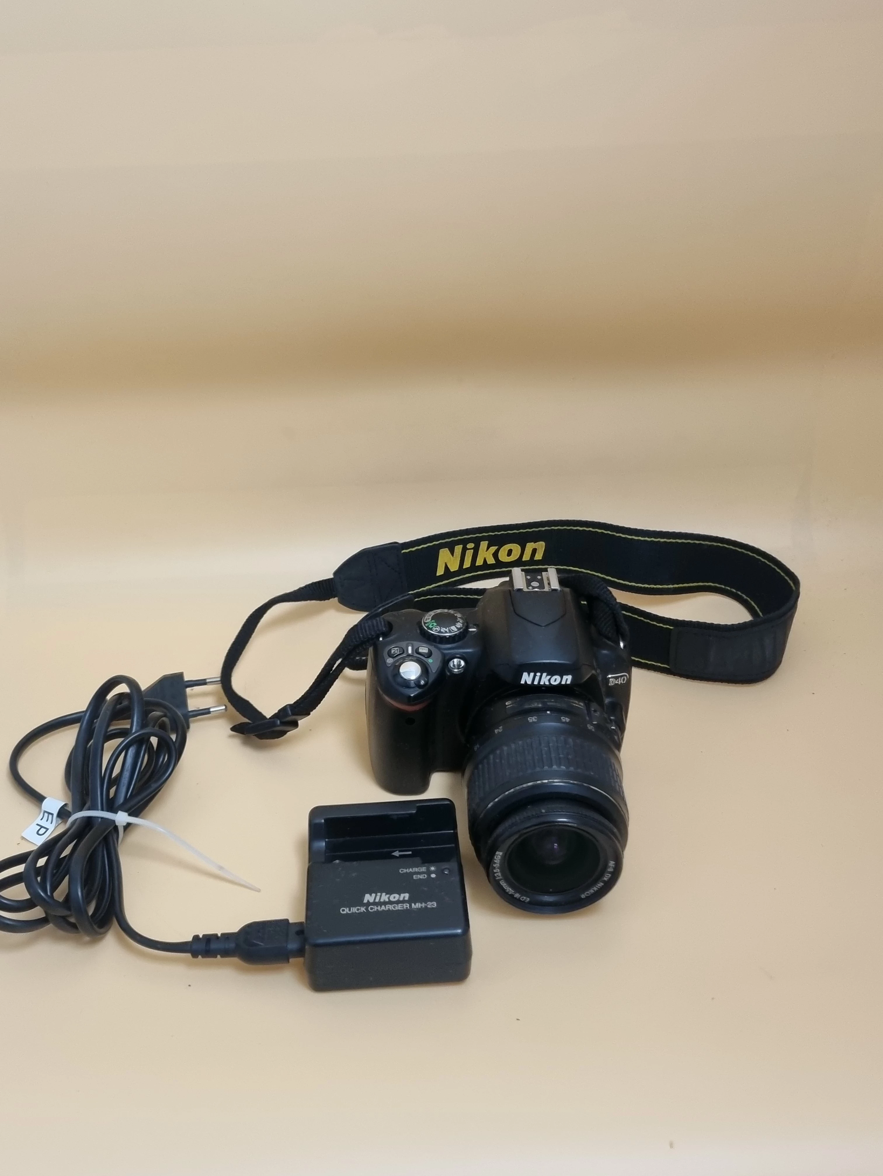 aparat-nikon-d40obiektyw-w-zestawie-814-2