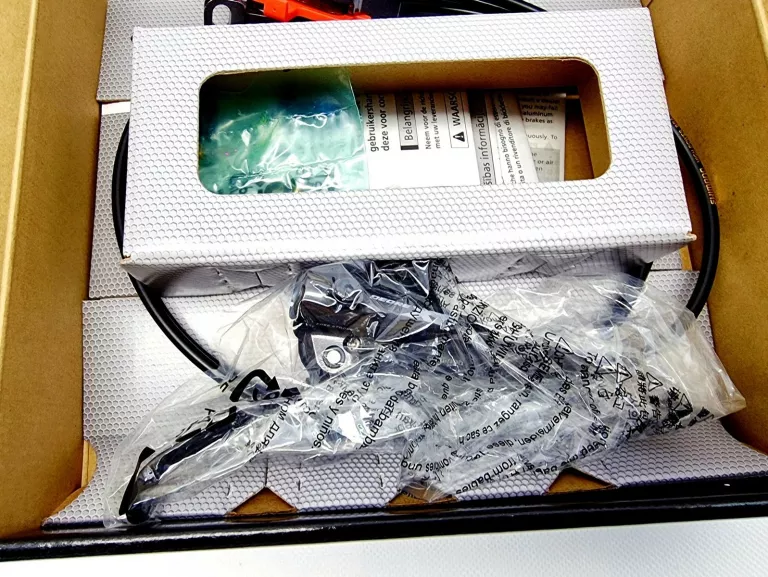 hamulec-tarczowy-hydrauliczny-shimano-xtbl-m8100-kod-producenta-xt-bl-m8100-l