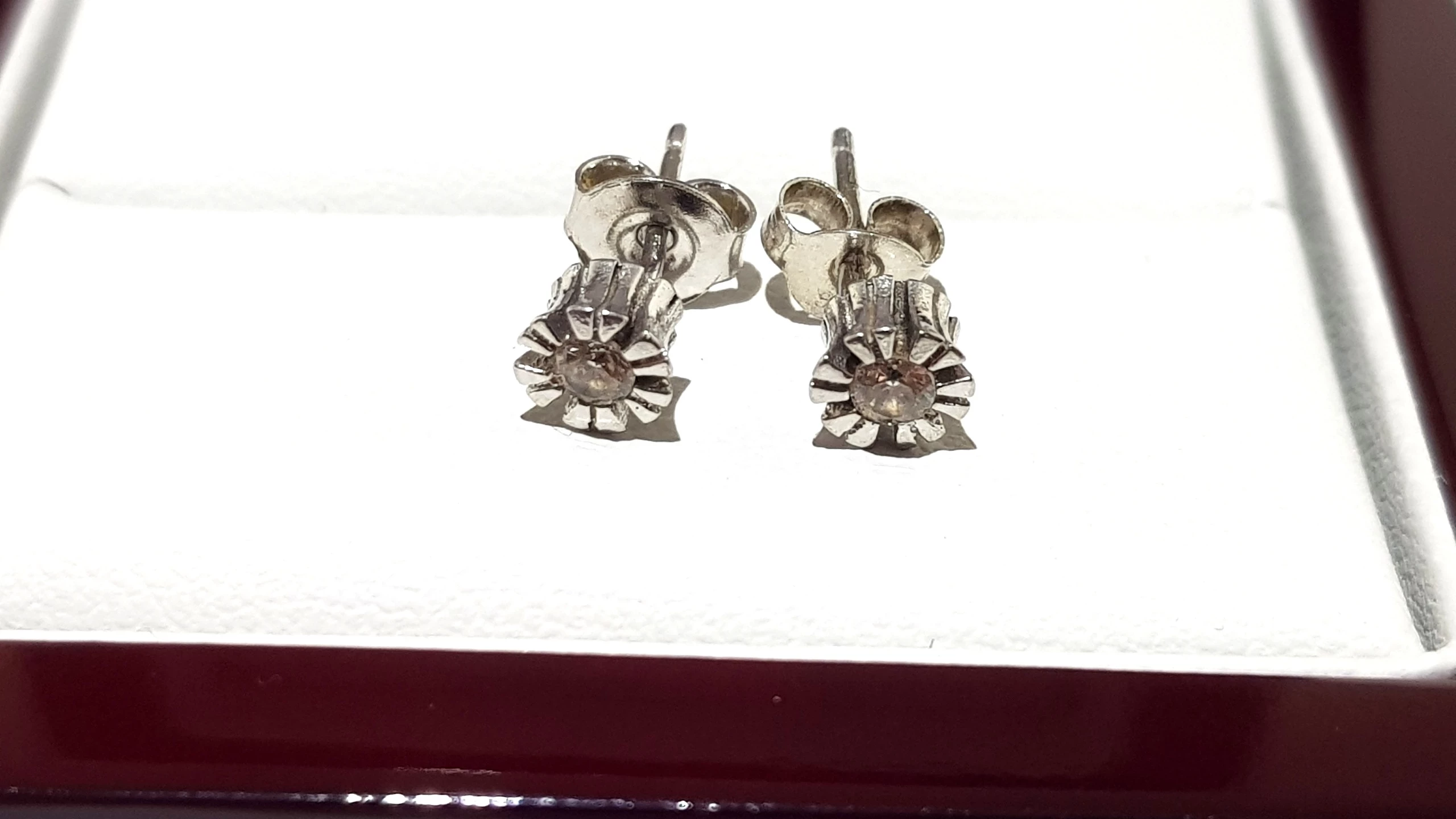 wyrob-jubilerski-uzywany-zlote-kolczyki-kwiatki-pr585-srednica-5mm-095g-ean-gtin-5904827027651