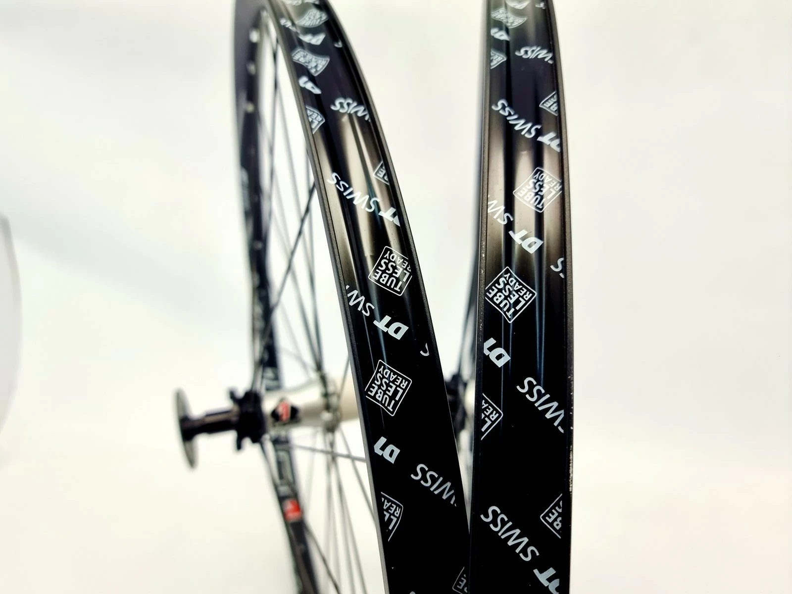 kola-dt-swiss-370-straightpull-xm1501-25mm-275-1685g-przeznaczenie-306-4