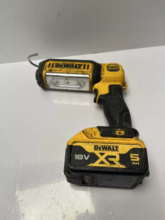 latarka-dewalt-dcl050-z-bateria-5ah-ean-gtin-4902248458246