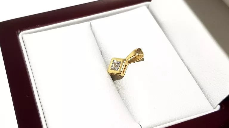 wyrob-jubilerski-uzywany-zlota-zawieszka-pr585-057g-6x12mm-stan-11323-2