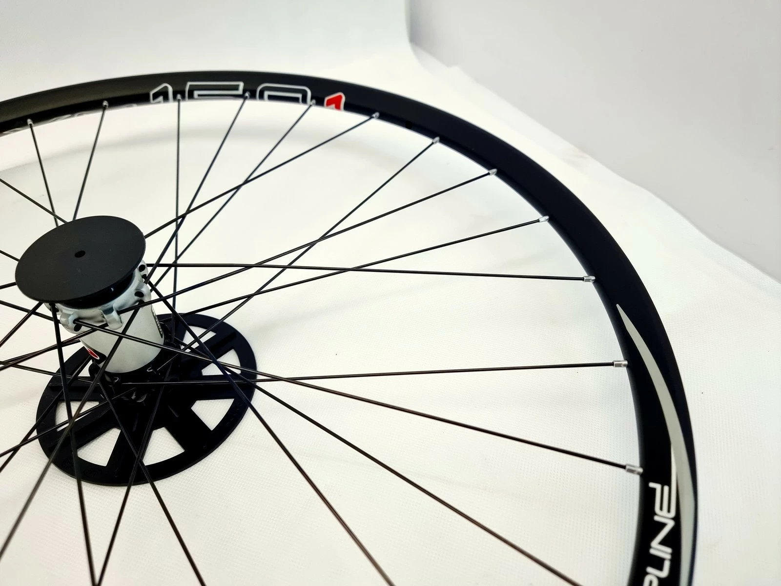 kola-dt-swiss-370-straightpull-xm1501-25mm-275-1685g-kod-producenta-xm1501