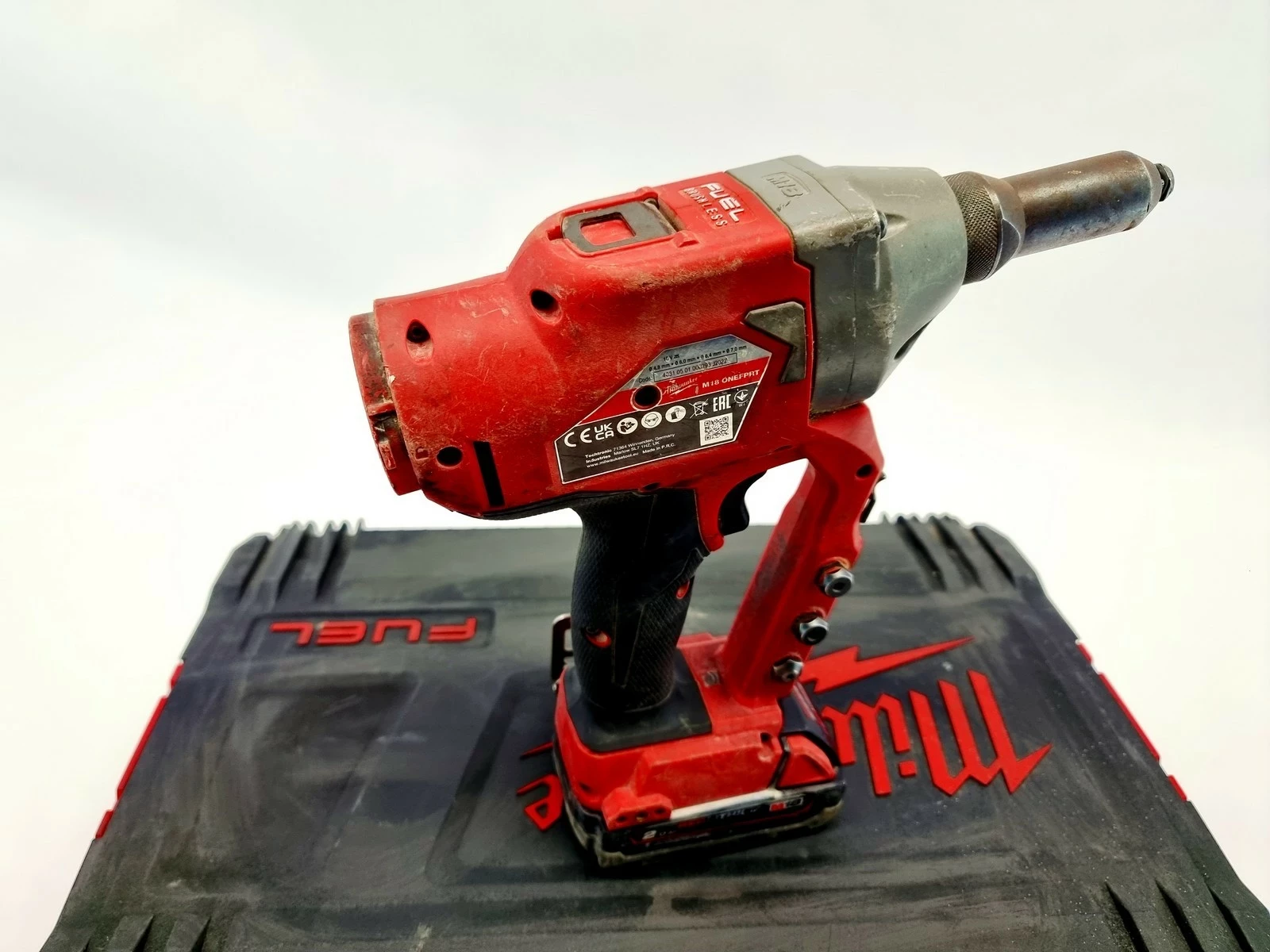 nitownica-akumulatorowa-milwaukee-m18-onefprt-dwa-aku-waga-produktu-z-opakowaniem-jednostkowym-2100