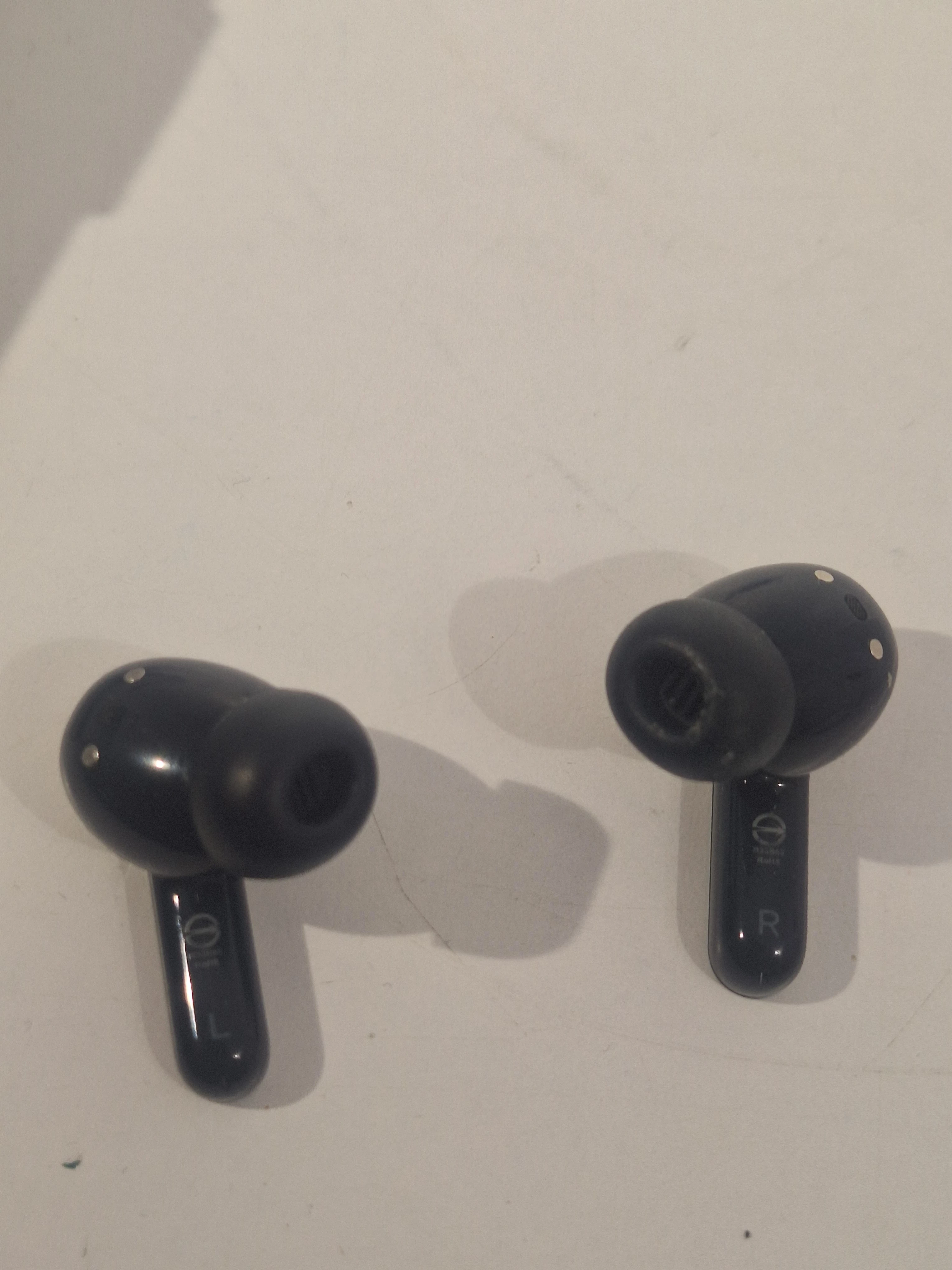 sluchawki-motorola-moto-buds-xt2443-1-pudelko-waga-produktu-11000