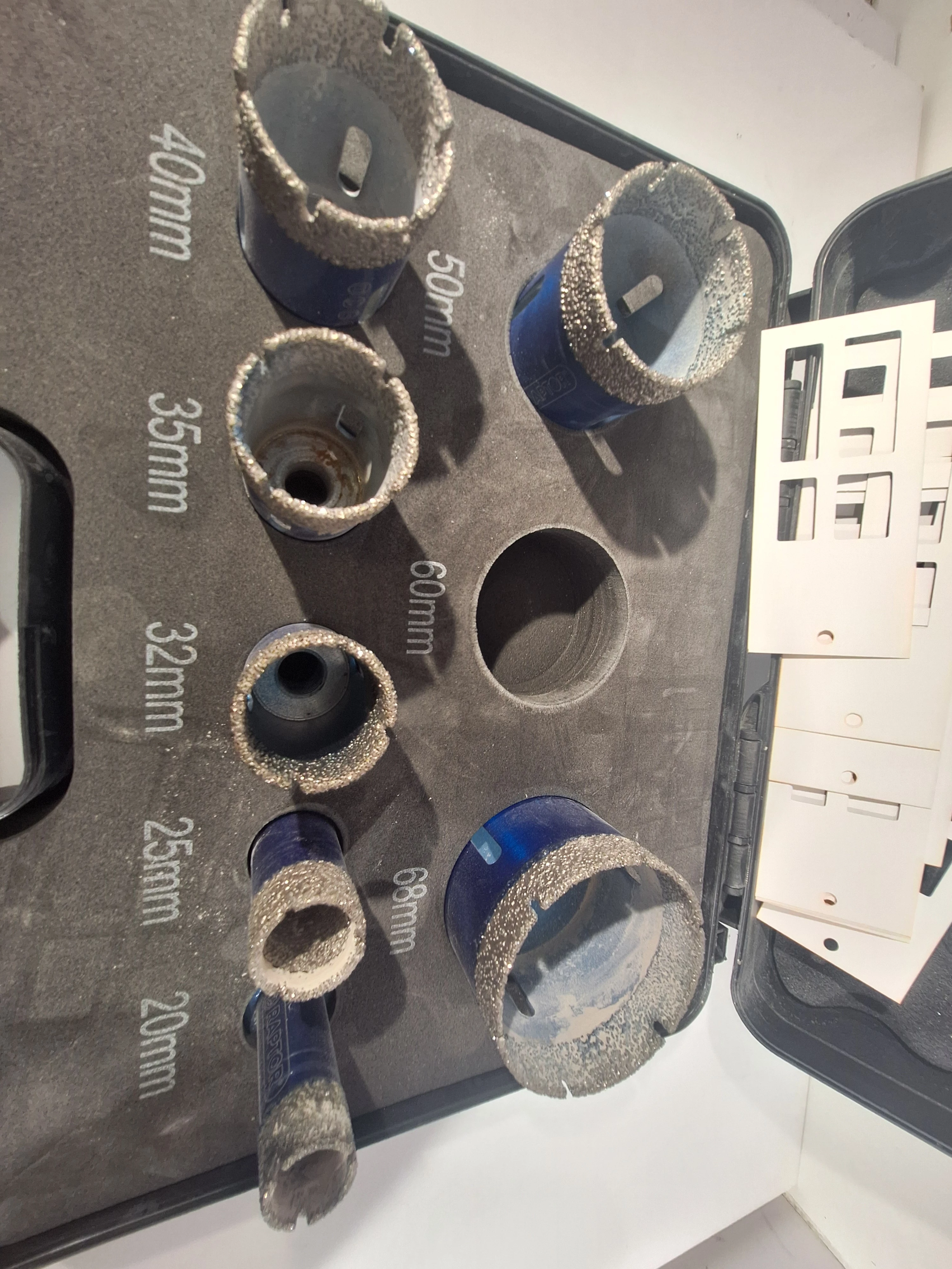 otwornice-diamentowe-walizka-brak-jednej-sztuki-product-id-a3adc74d-120b-4b85-8898-7173e7a76bcb