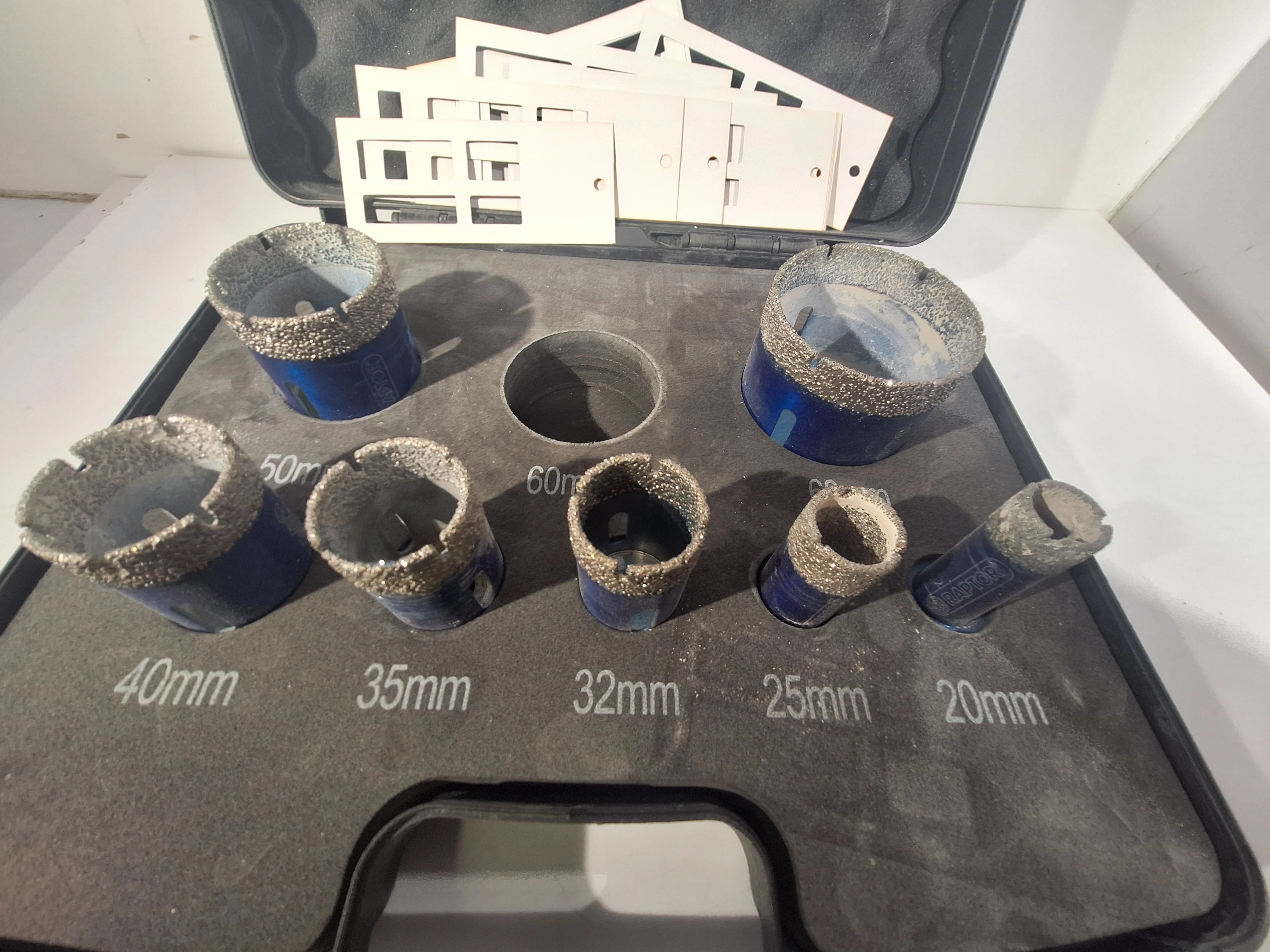 otwornice-diamentowe-walizka-brak-jednej-sztuki-ean-gtin-5907150103771