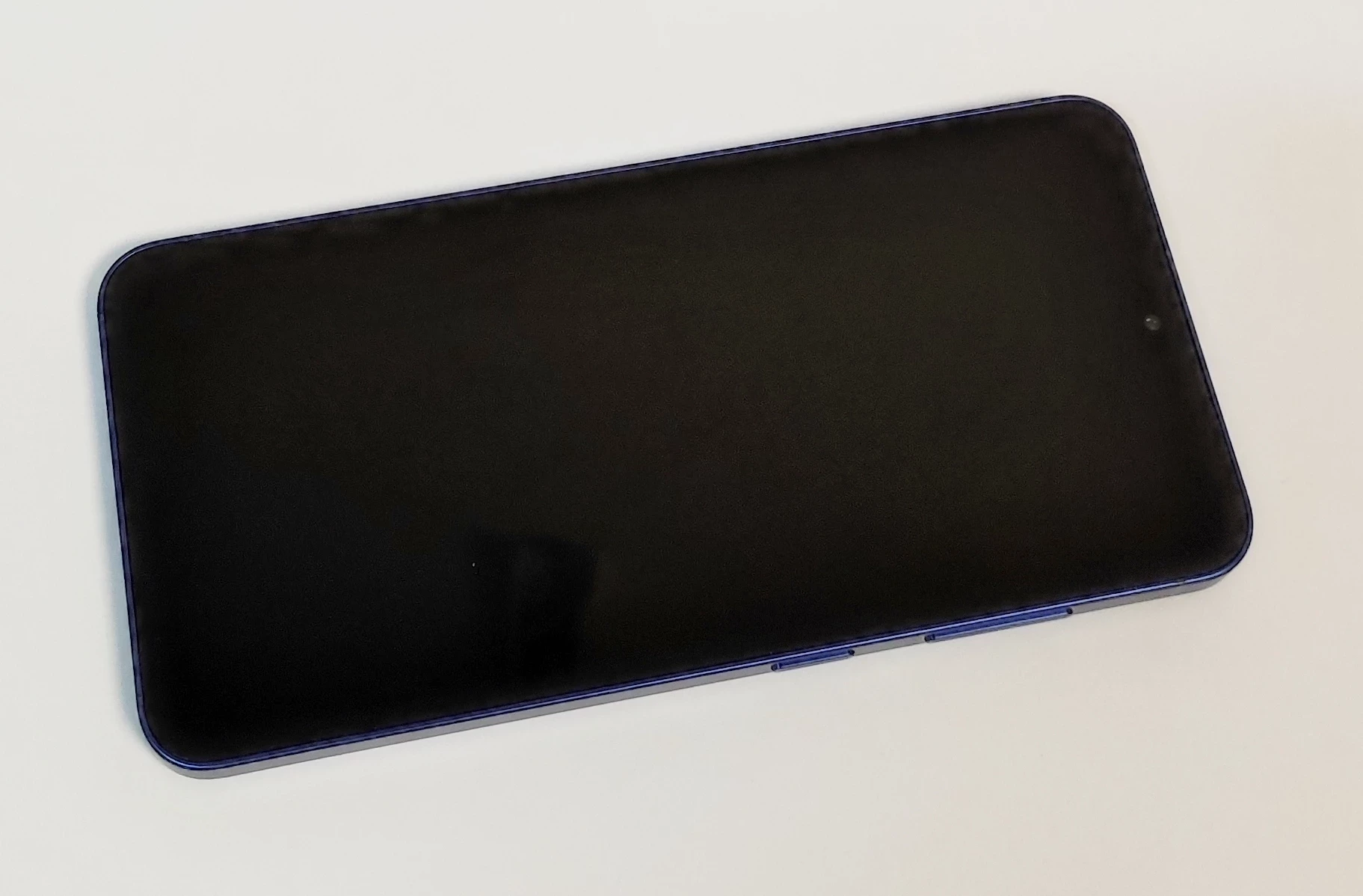 telefon-samsung-galaxy-s25-komplet-przekatna-ekranu-620