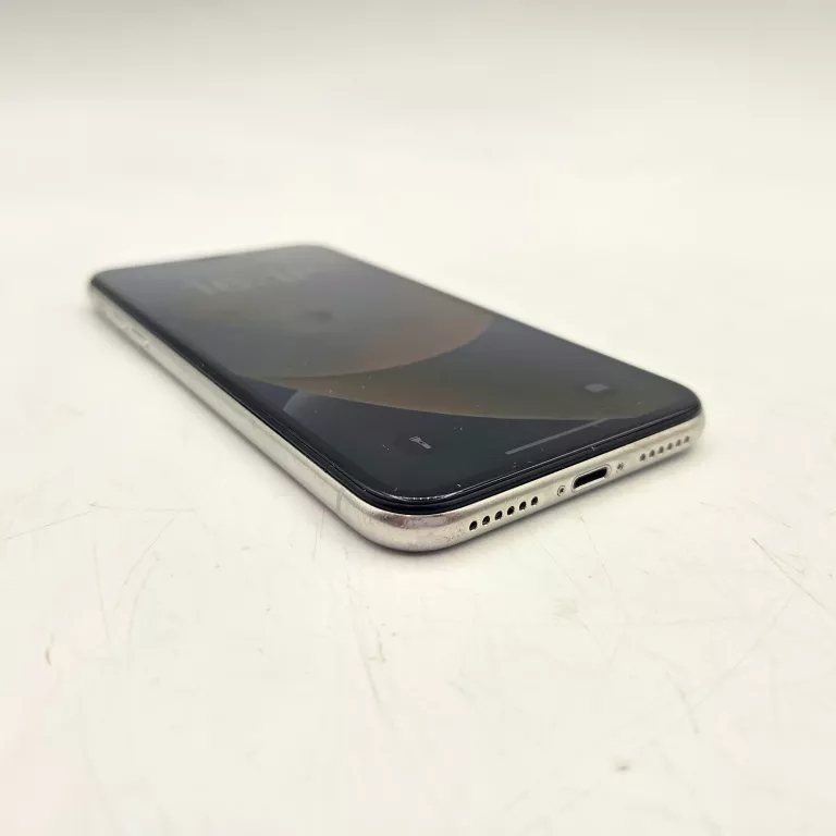 telefon-iphone-x-64gb-81-przekatna-ekranu-580