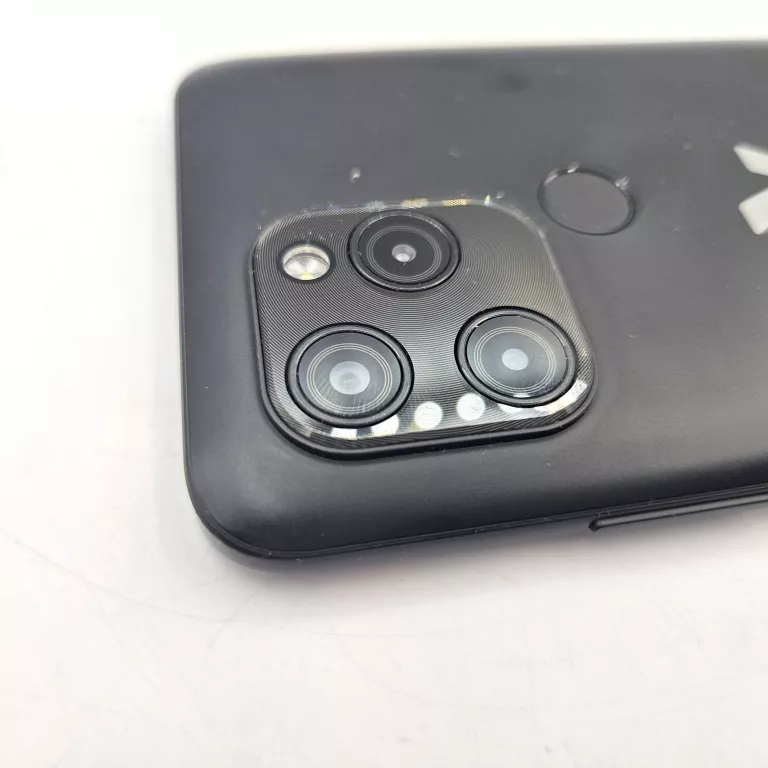 telefon-maxcom-ms651-332gb-przekatna-ekranu-650