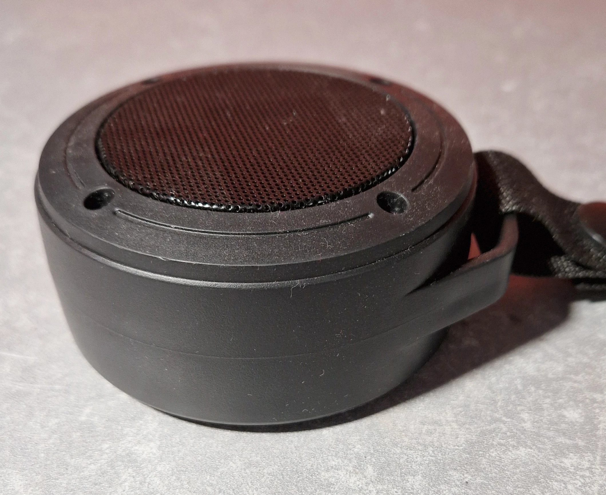 glosnik-bezprzewodowy-pocket-czarny-ean-gtin-5701390662698