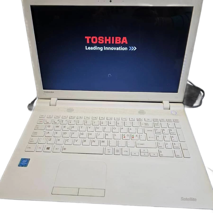 laptop-toshiba-satellite-c55-bialy-opis-plac-krakowski-3-zabrze-sj