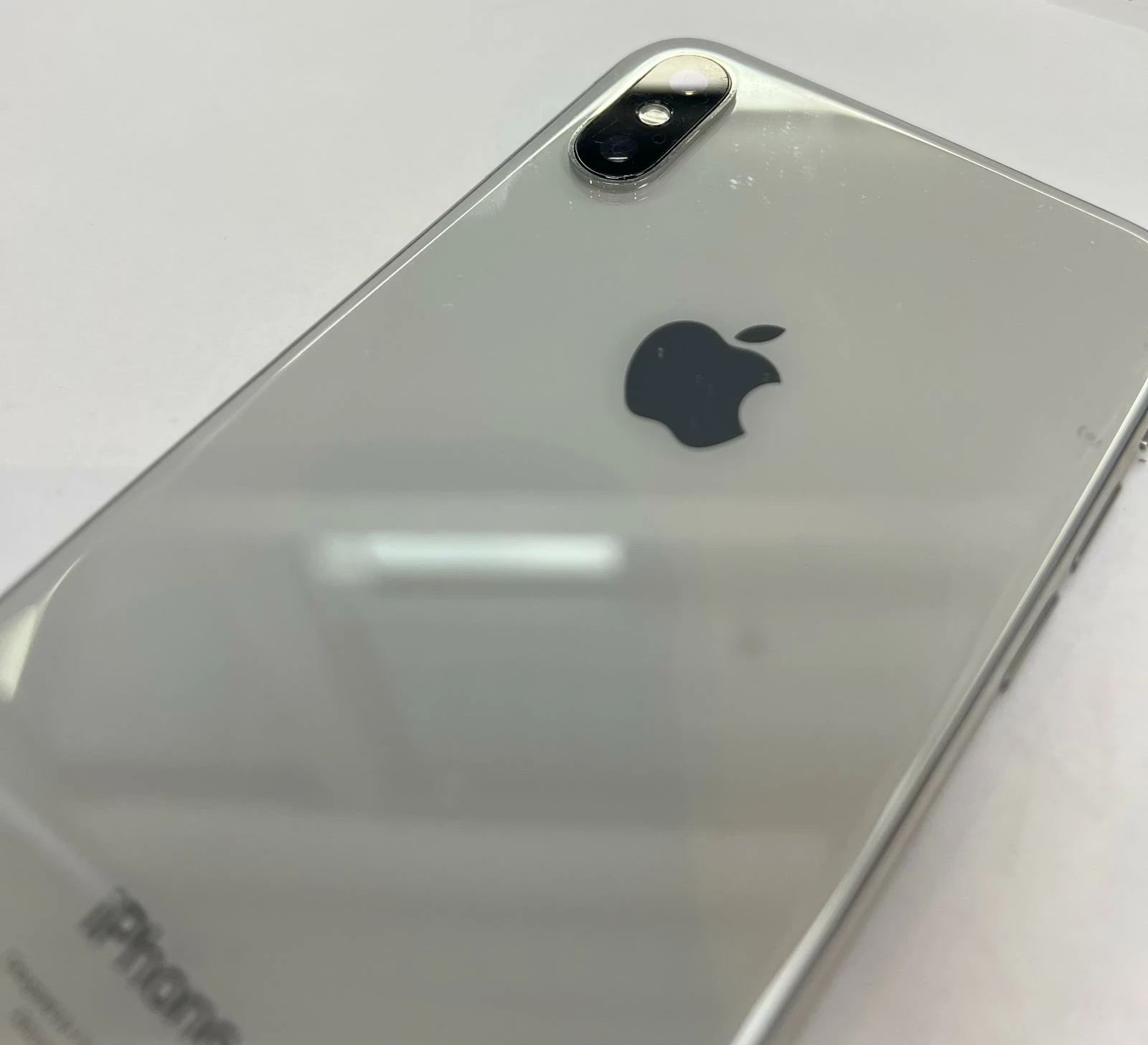 smartfon-apple-iphone-x-3-gb-256-gb-bialy-bateria-100-przekatna-ekranu-580