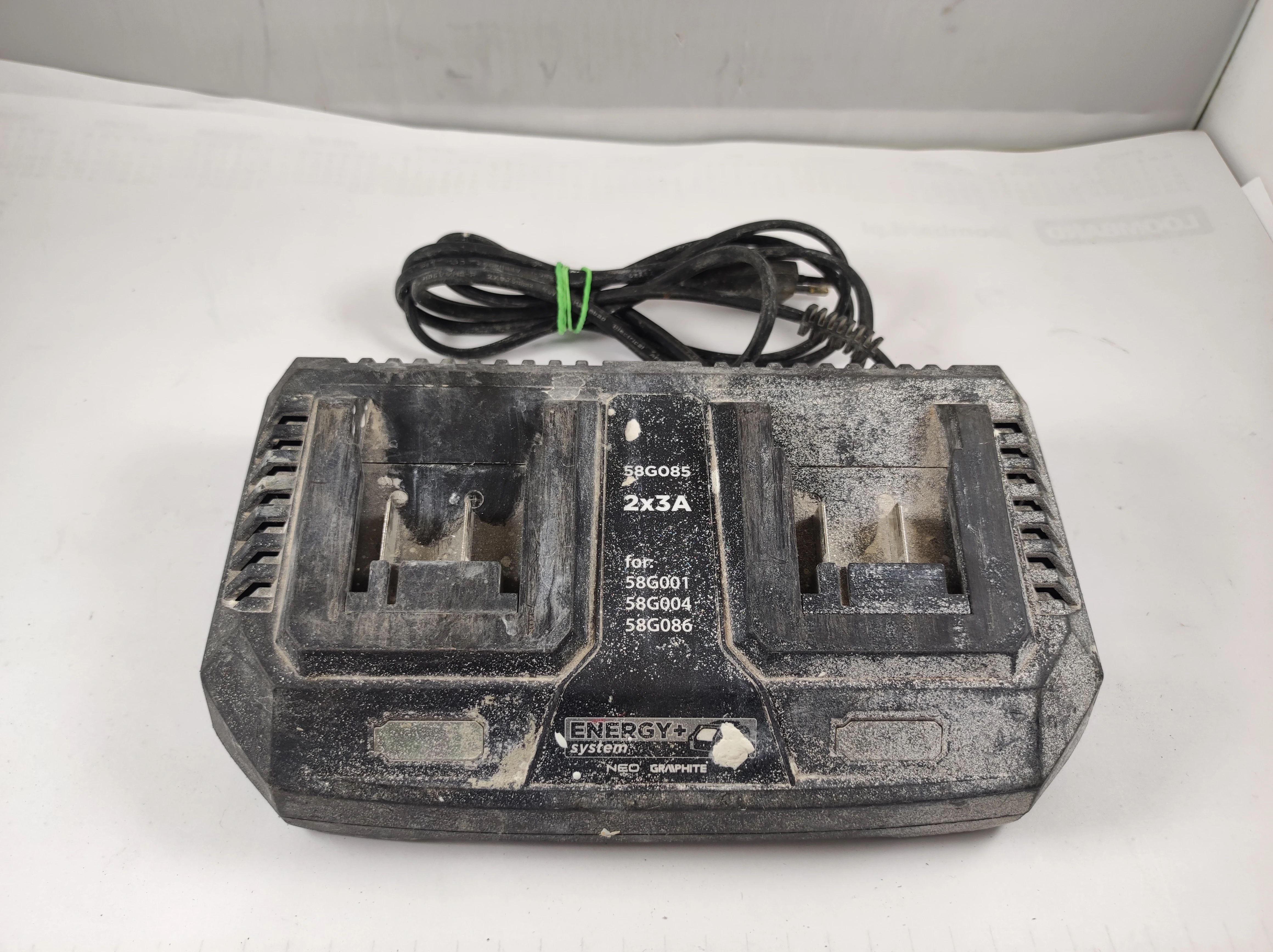 ladowarka-graphite-58g085-wielka-rzeznicka-1-srem-centrum