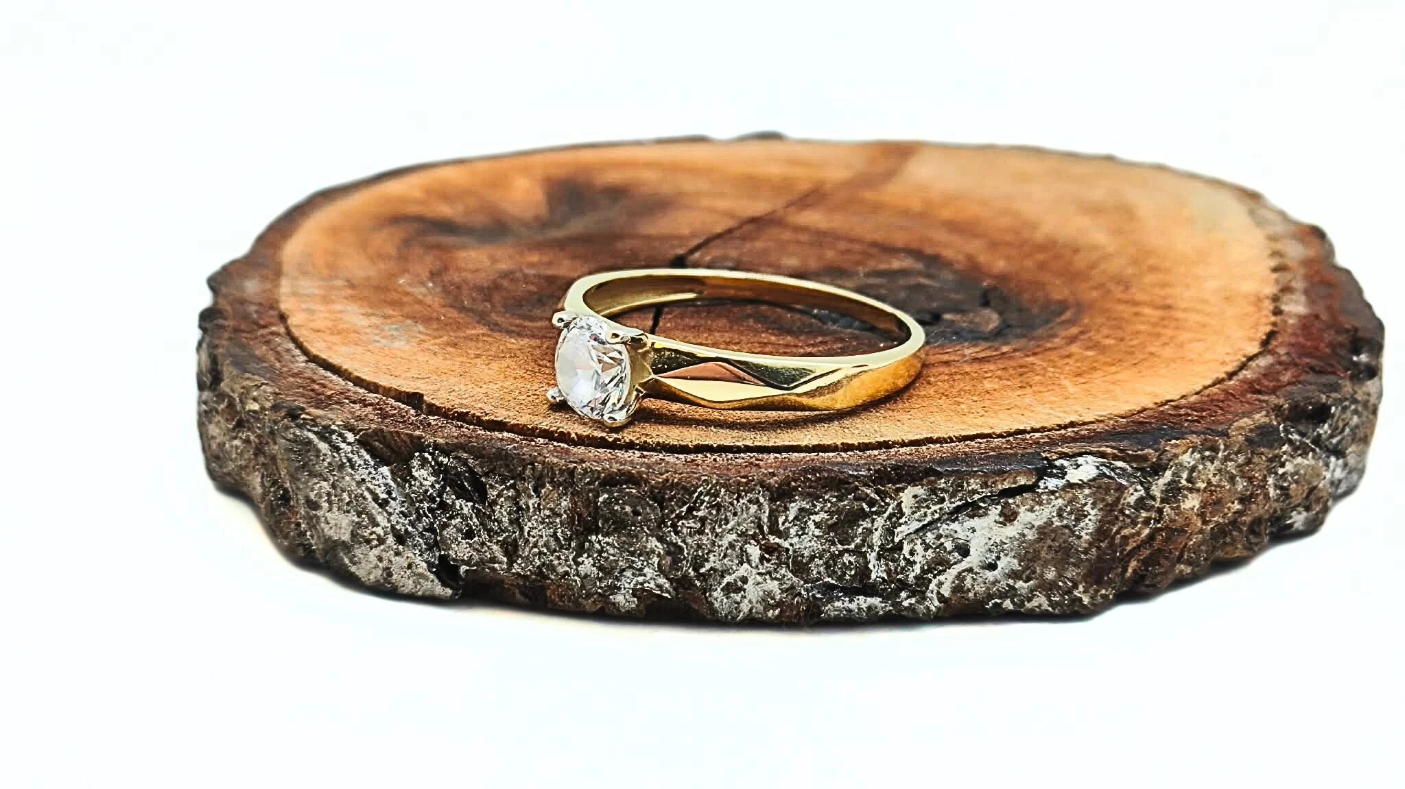 cudowny-zloty-pierscionek-z-blyszczacym-oczkiem-585-r20-196g-kamien-17088-128