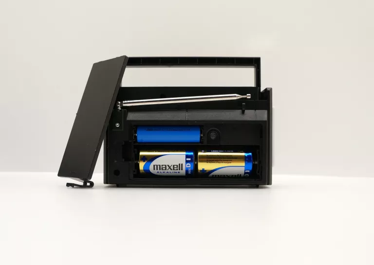 radio-sieciowo-bateryjne-fm-model-cr1024