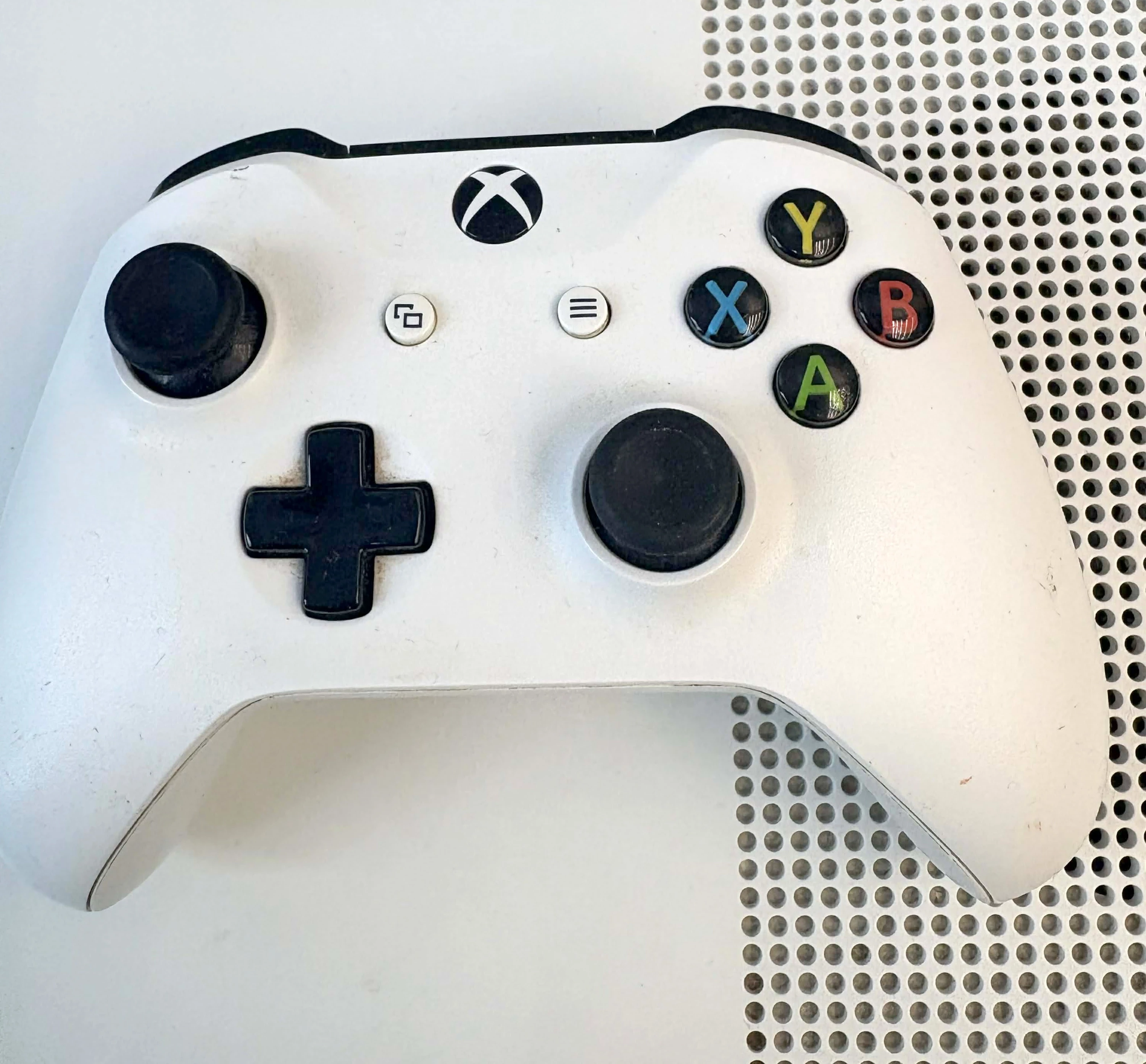 konsola-xbox-one-s-1681-1tb1-padzasilacz-w-pudelku-gry-w-zestawie-205998-225570