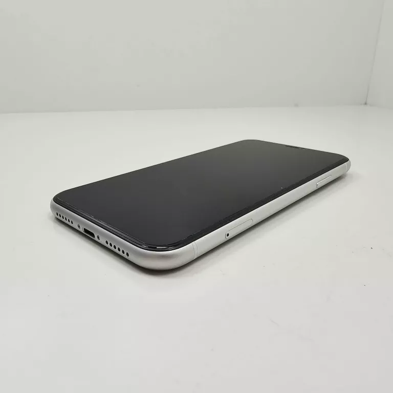 telefon-iphone-xr-64gb-82-baterii-typ-202685-212929