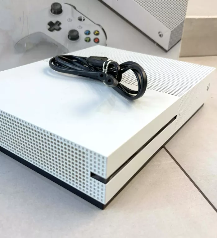 konsola-xbox-one-s-1681-1tb1-padzasilacz-w-pudelku-stan-11323-2