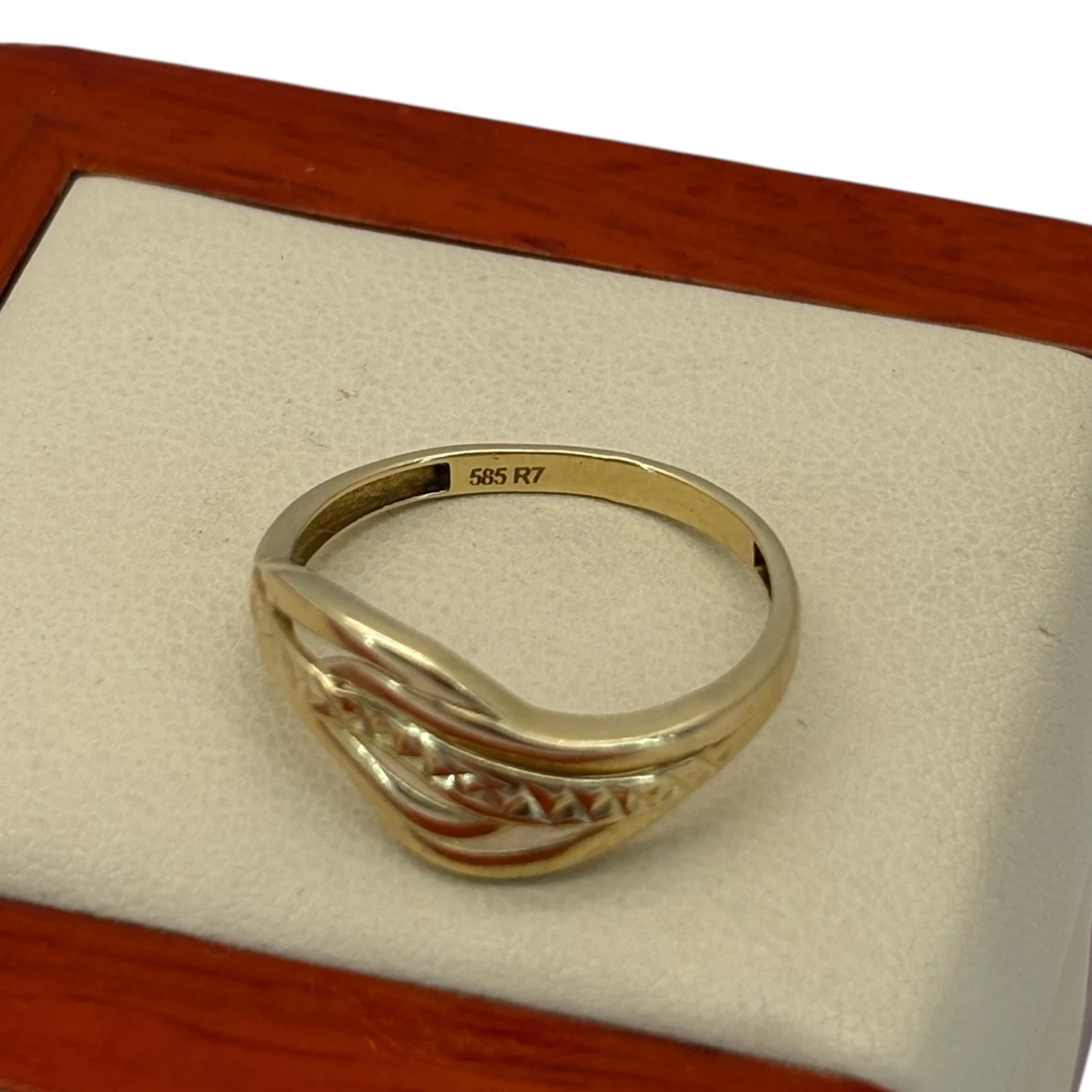 zloty-585-pierscionek-181g-r19-stan-11323-2