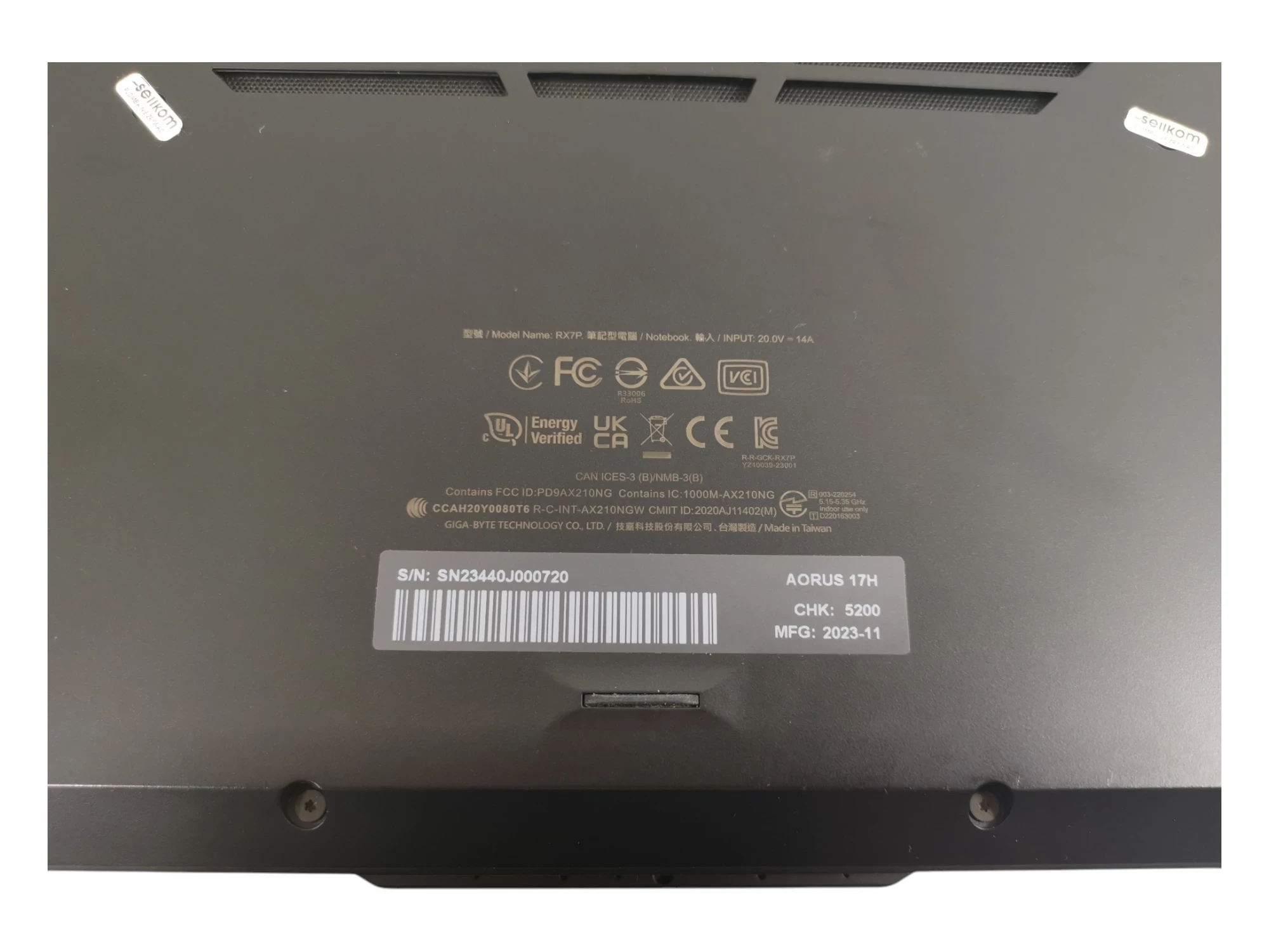 laptop-gigabyte-aorus-17h-32gb-1tb-i7-seria-procesora-4366-10