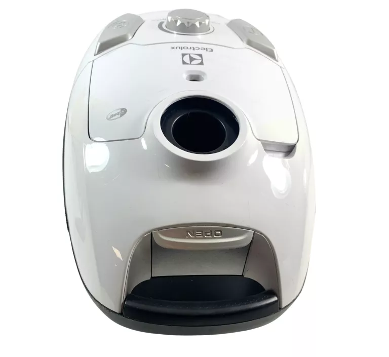 odkurzacz-electrolux-easygo-eeg41w-rura-szczotka-moc-nominalna-65000