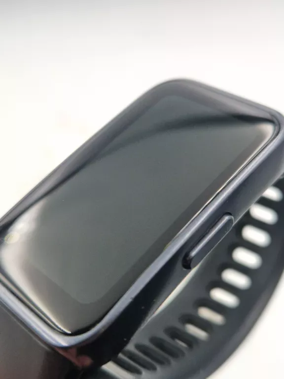 smartwatch-huawei-band-10-stan-11323-2