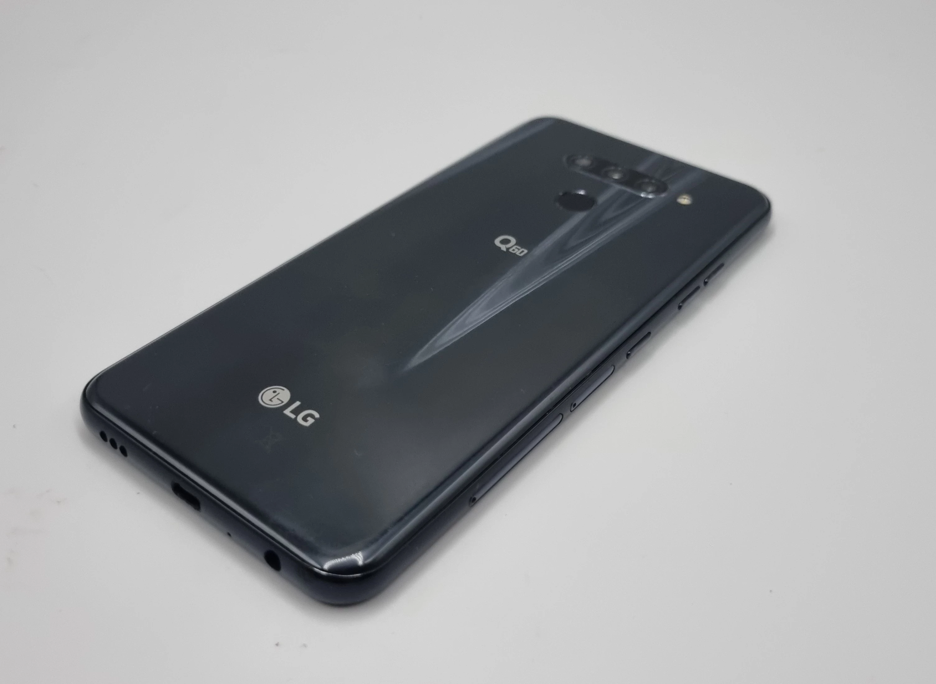 telefon-lg-q60-364gb-kod-producenta-lmx525eaw-blue