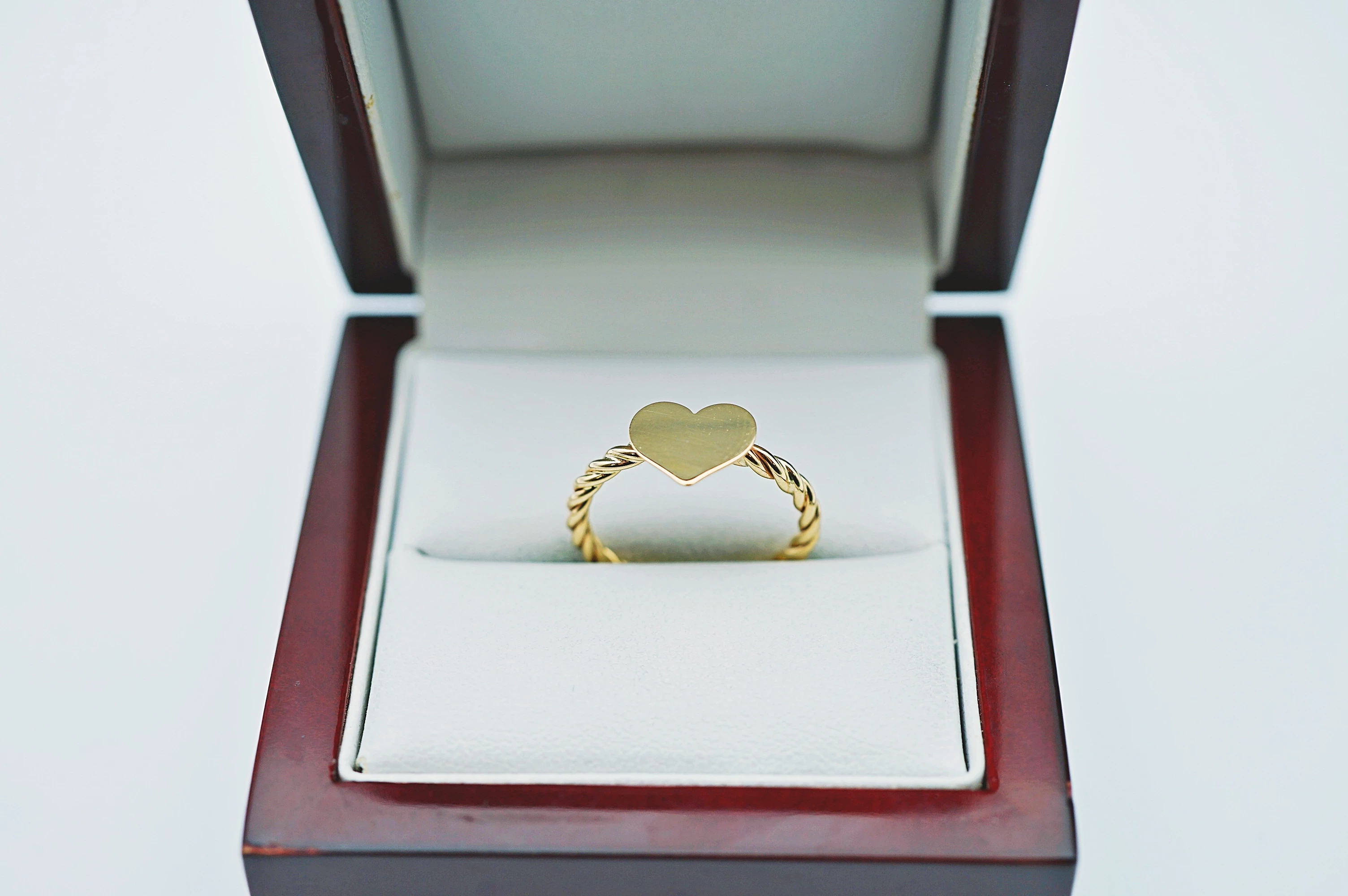 zloty-pierscionek-serduszko-375-9k-141g-r12-material-15835-2