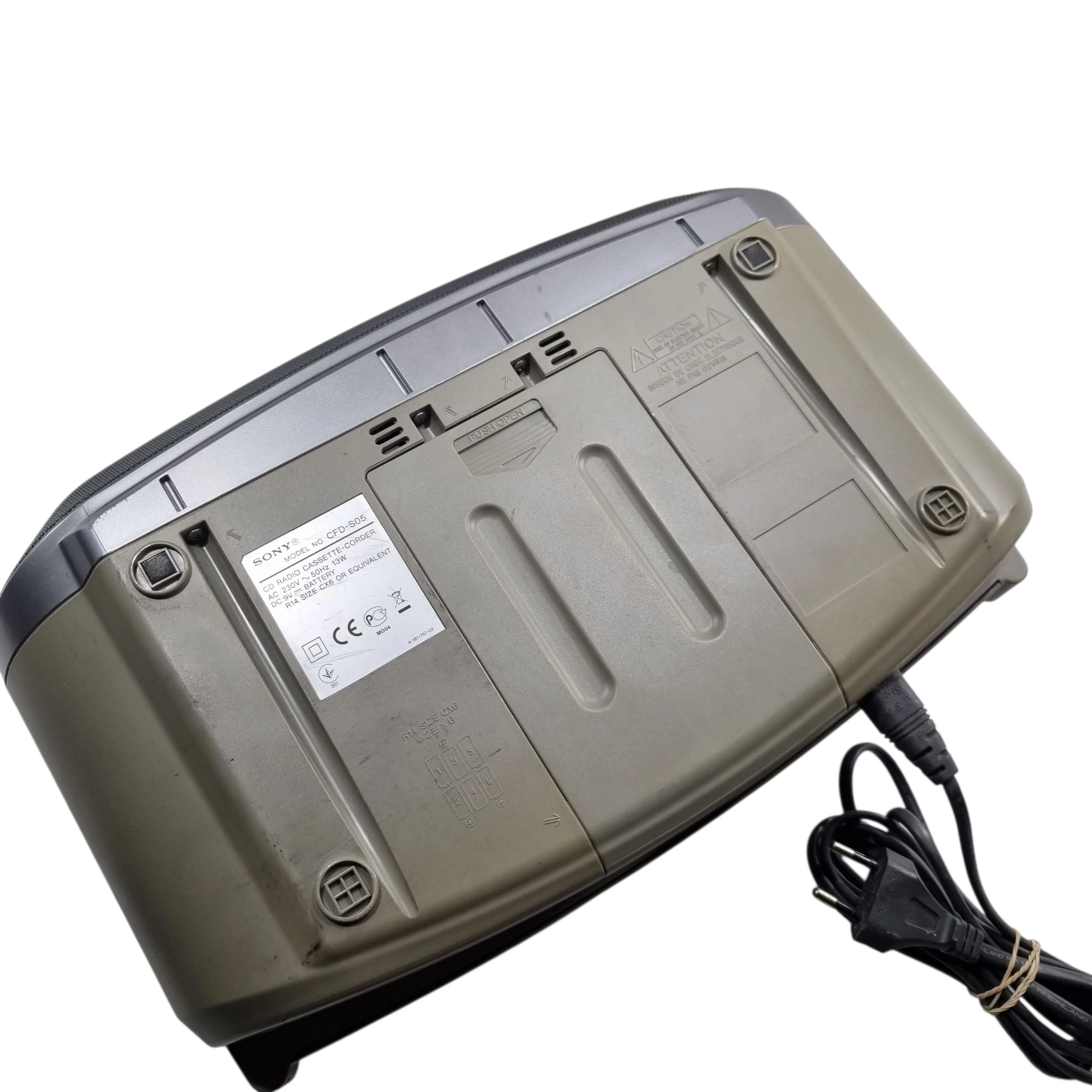 radio-sony-cfd-s05-cd-radio-amfm-kaseta-stan-11323-2