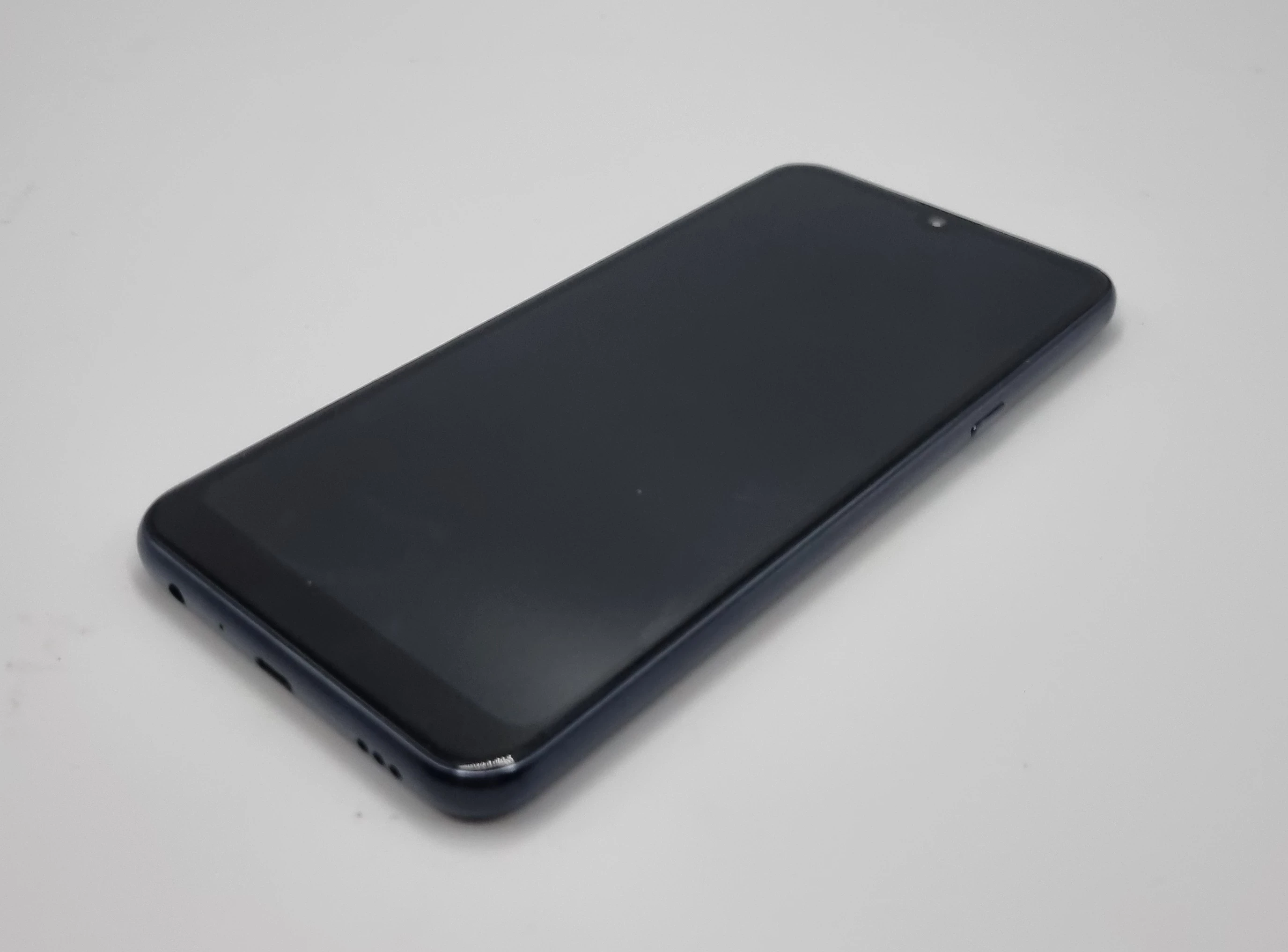 telefon-lg-q60-364gb-ean-gtin-5060461380436