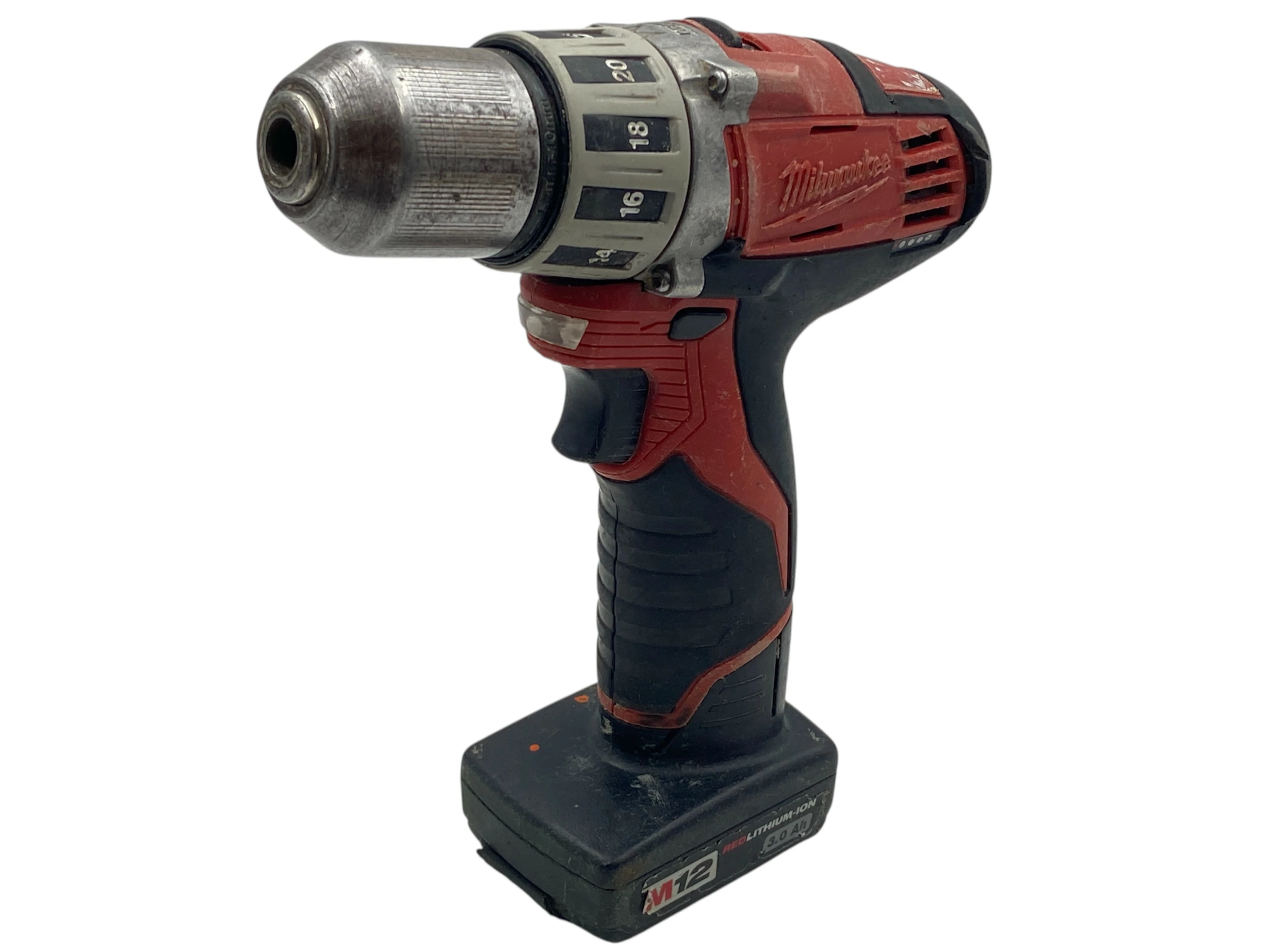 wiertarko-wkretarka-milwaukee-c12-dd-aku-30ah-ladowarka-walizka-pojemnosc-akumulatora-000