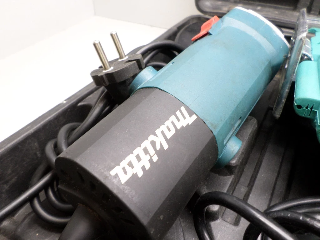 zestaw-narzedzi-makitta-opakowanie-235825-392089