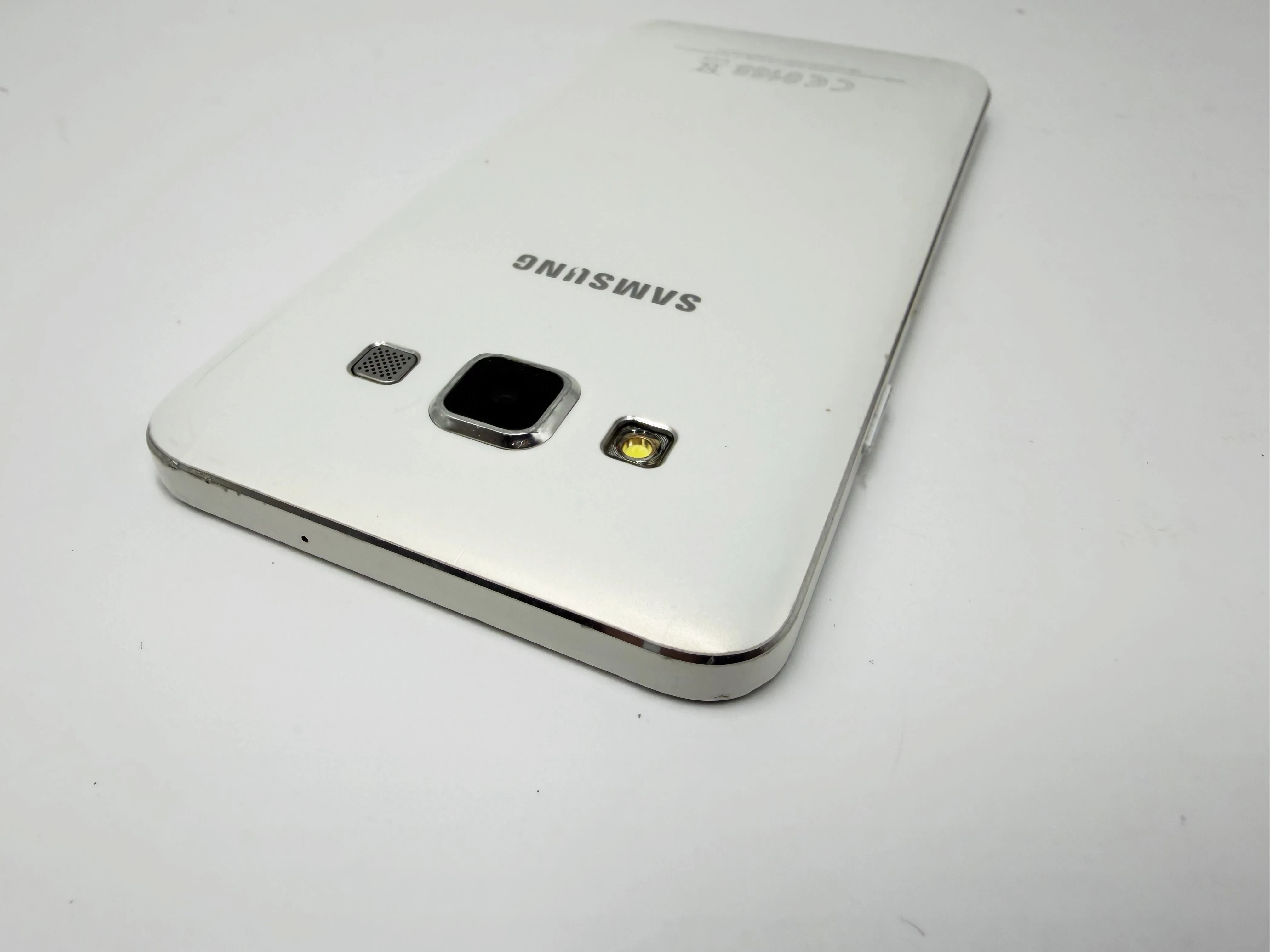 telefon-samsung-a3-bez-akcesoriow-ean-gtin-8806088137148