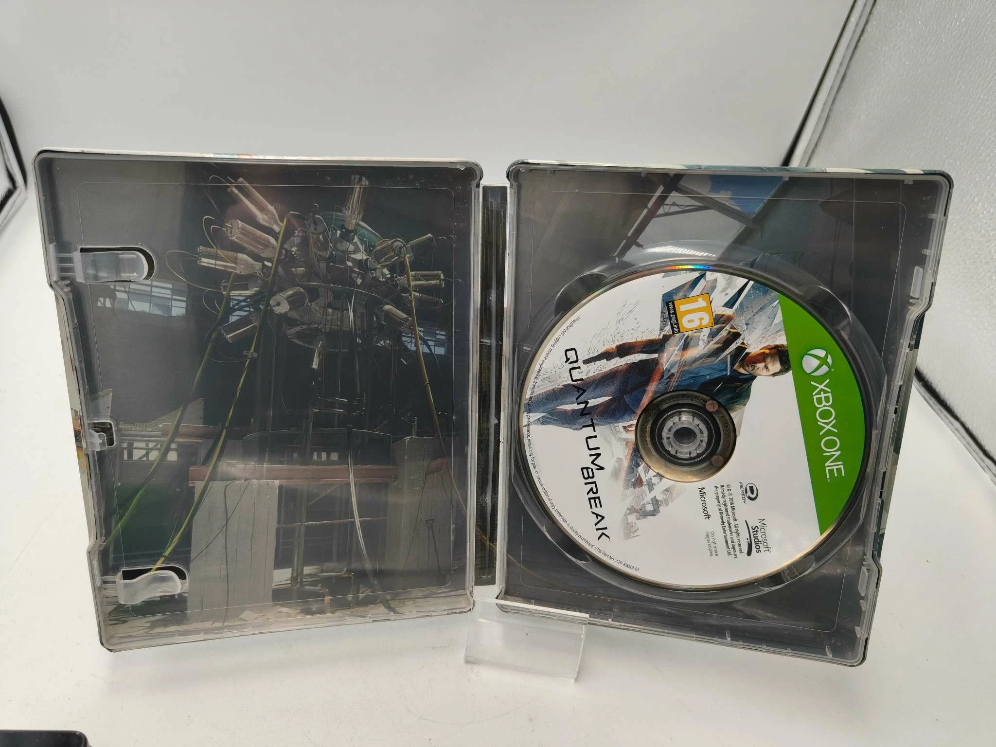 gra-na-xbox-one-quantum-break-time-is-power-stan-11323-2