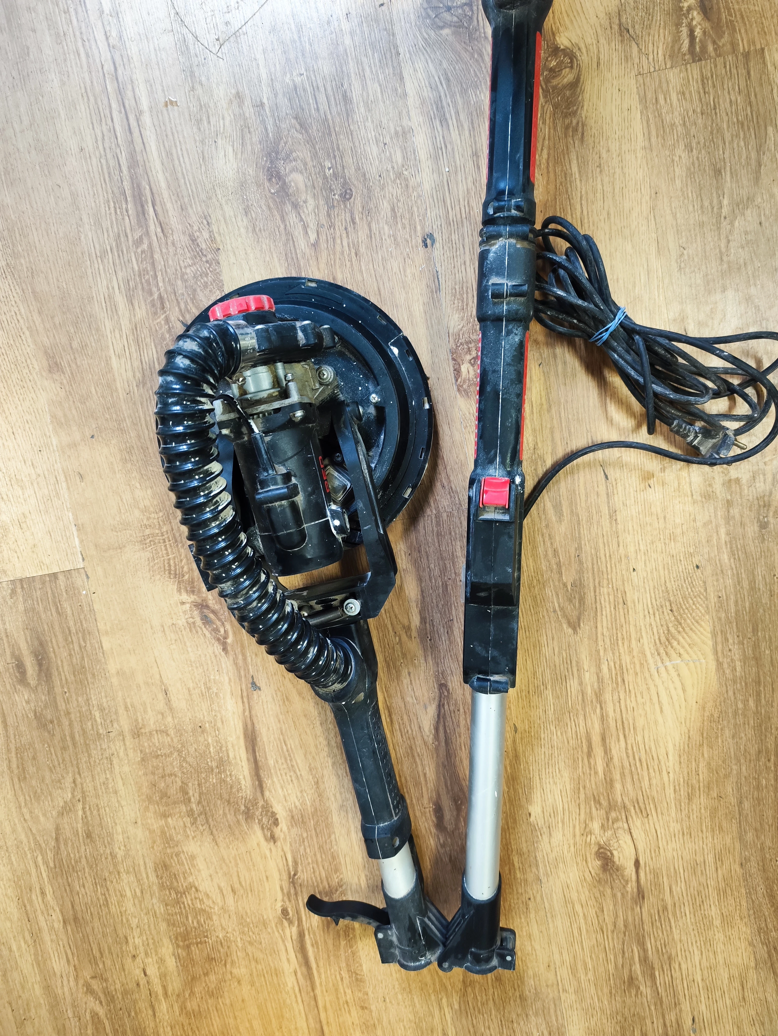 szlifierka-do-gipsu-1550w-red-technic-rtsdg0019-rodzaj-zasilania-128529-2