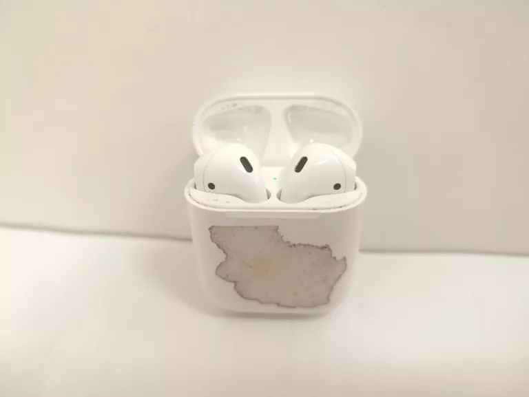 sluchawki-douszne-apple-airpods-2-bialy-aleje-jerozolimskie-33-warszawa-boonum