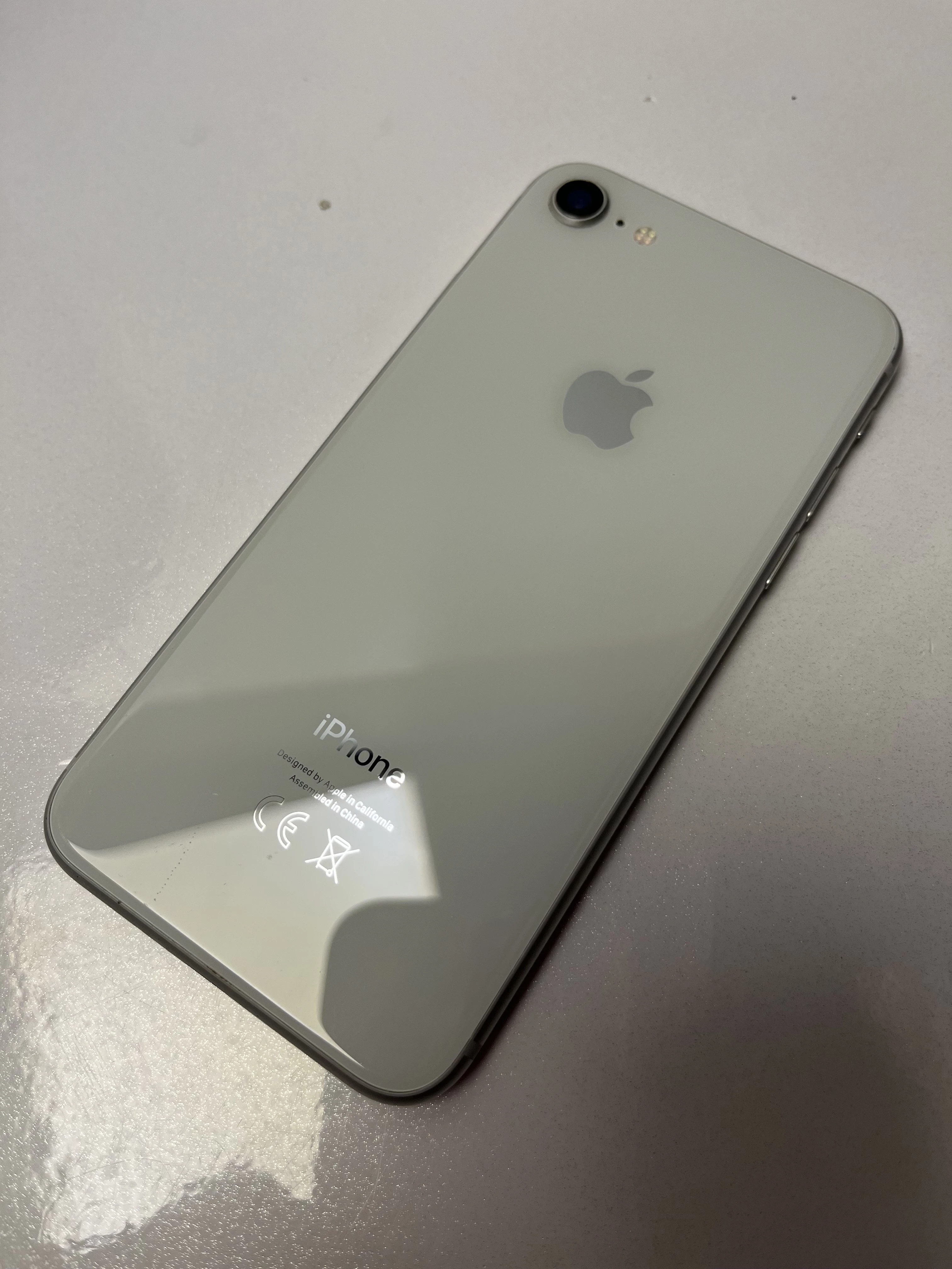 telefon-iphone-8-64gb-77-bat-przekatna-ekranu-470