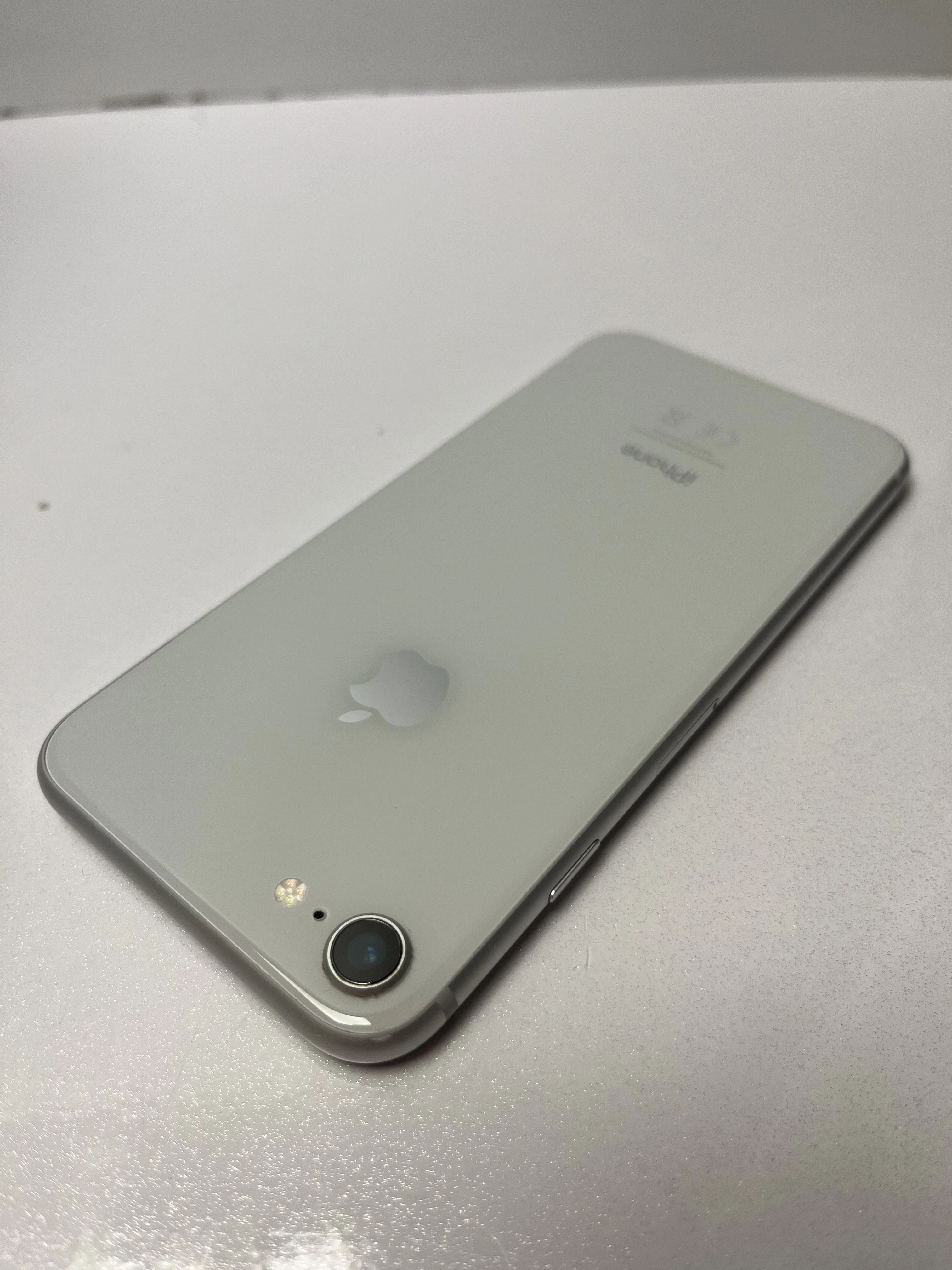 telefon-iphone-8-64gb-77-bat-pamiec-ram-202865-214129