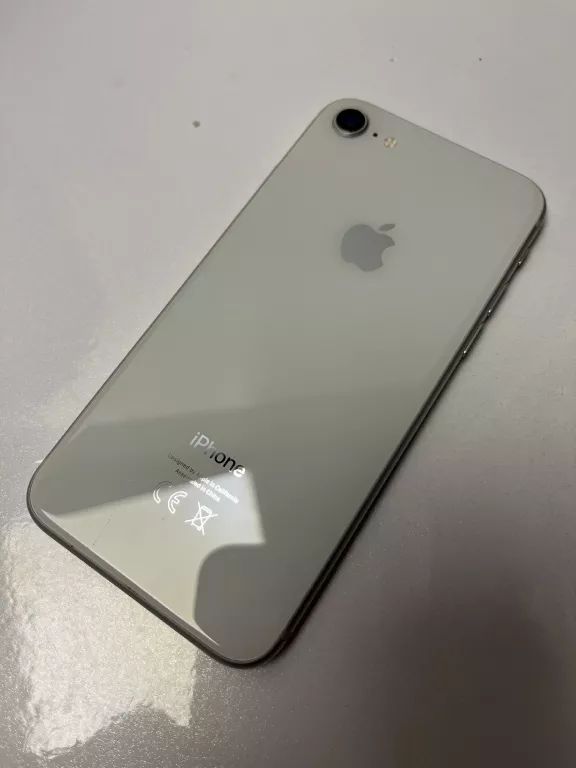 telefon-iphone-8-64gb-77-bat-przekatna-ekranu-470