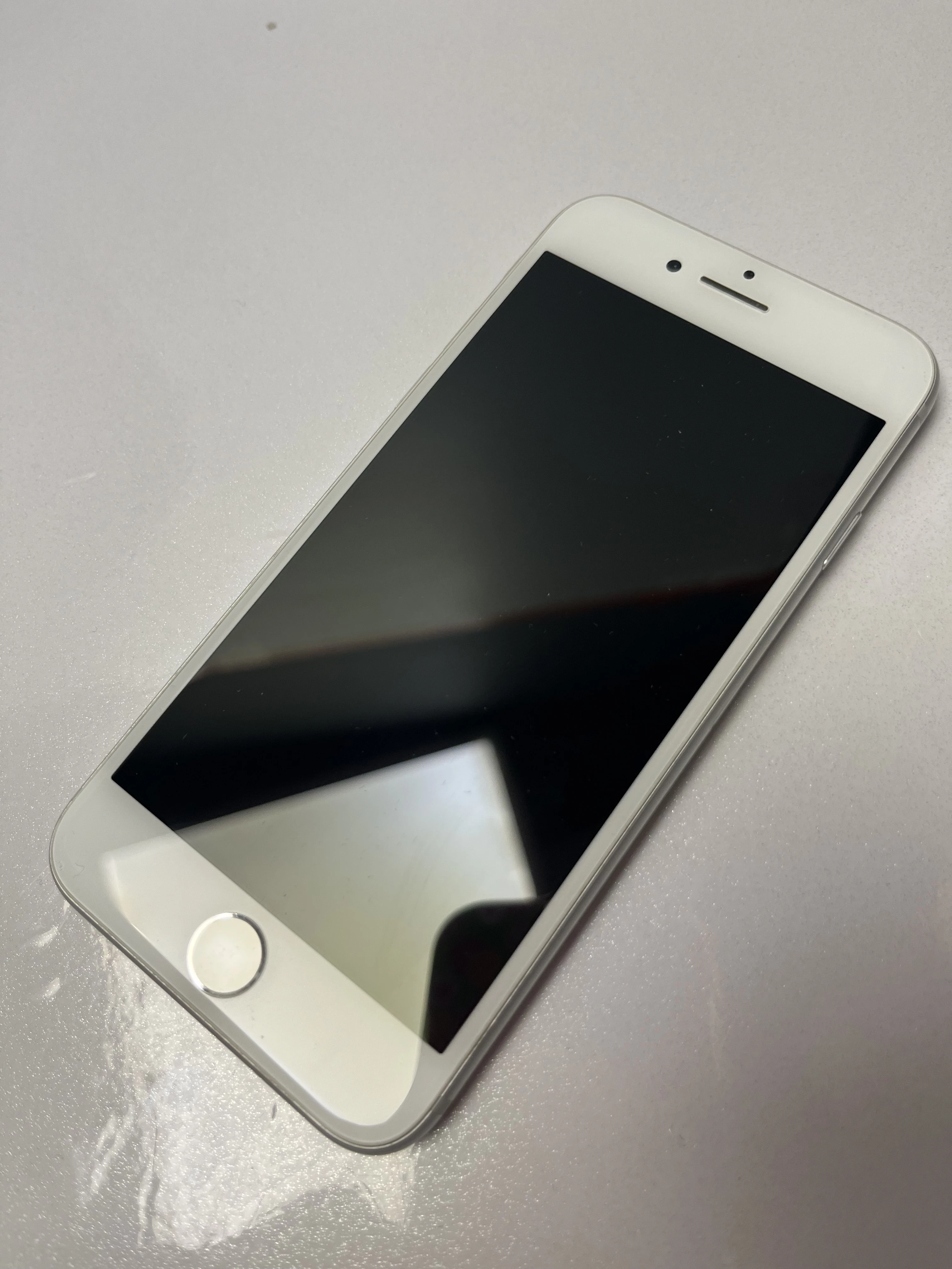 telefon-iphone-8-64gb-77-bat-stan-11323-2