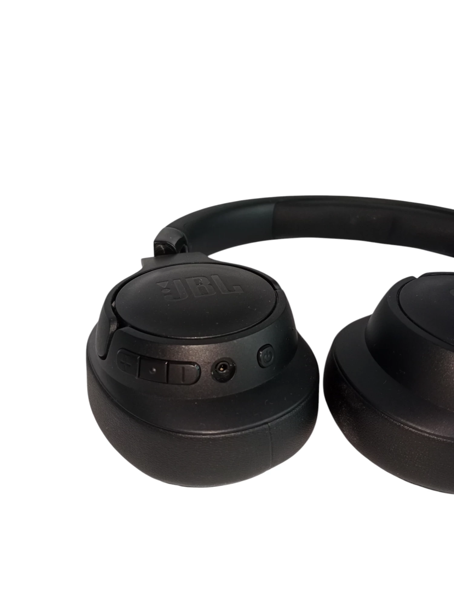 sluchawki-bezprzewodowe-nauszne-jbl-tune-720bt-transmisja-sygnalu-203713-217785