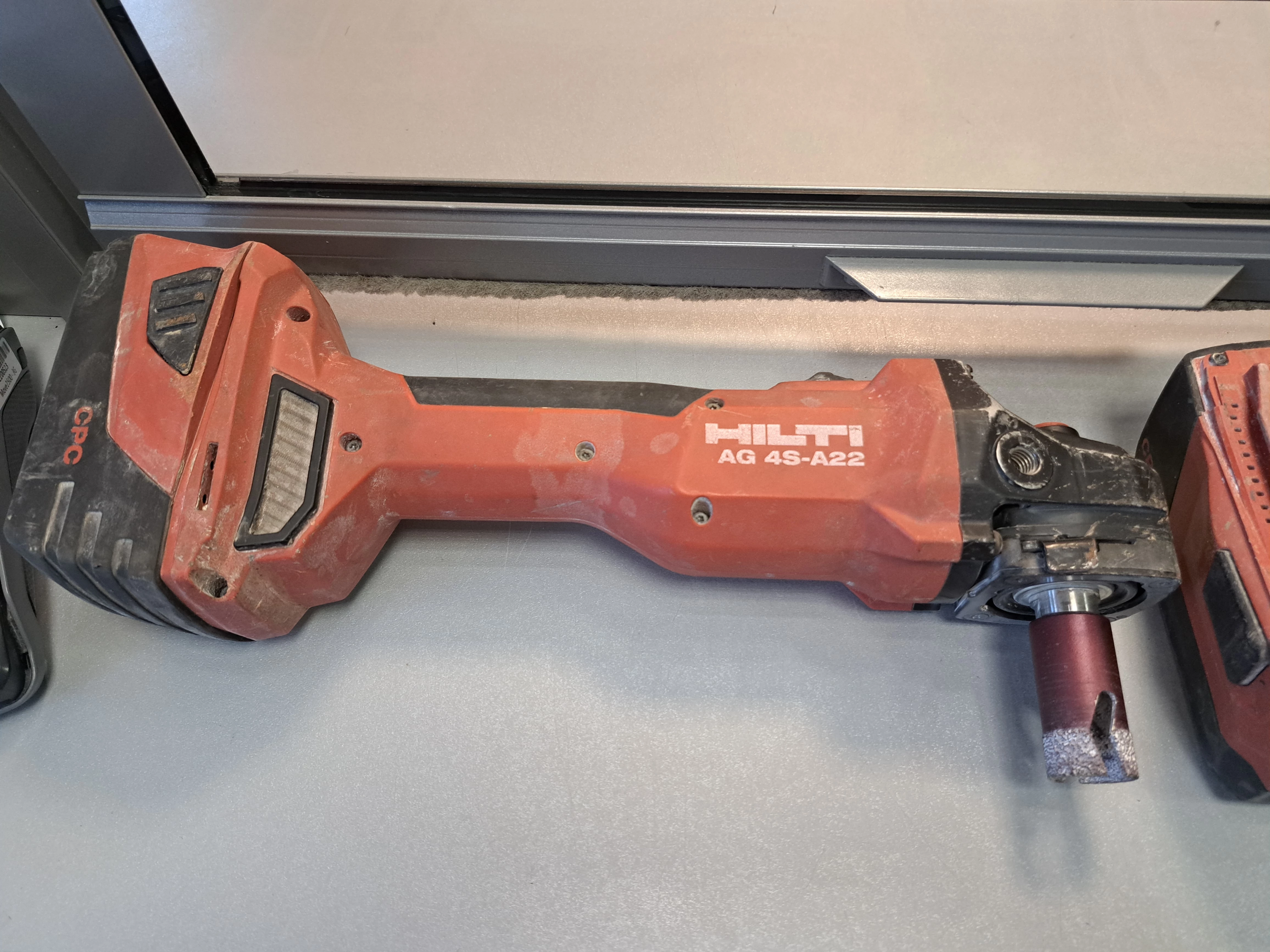 szlifierka-hilti-ag-4s-a22-maksymalna-moc-110000