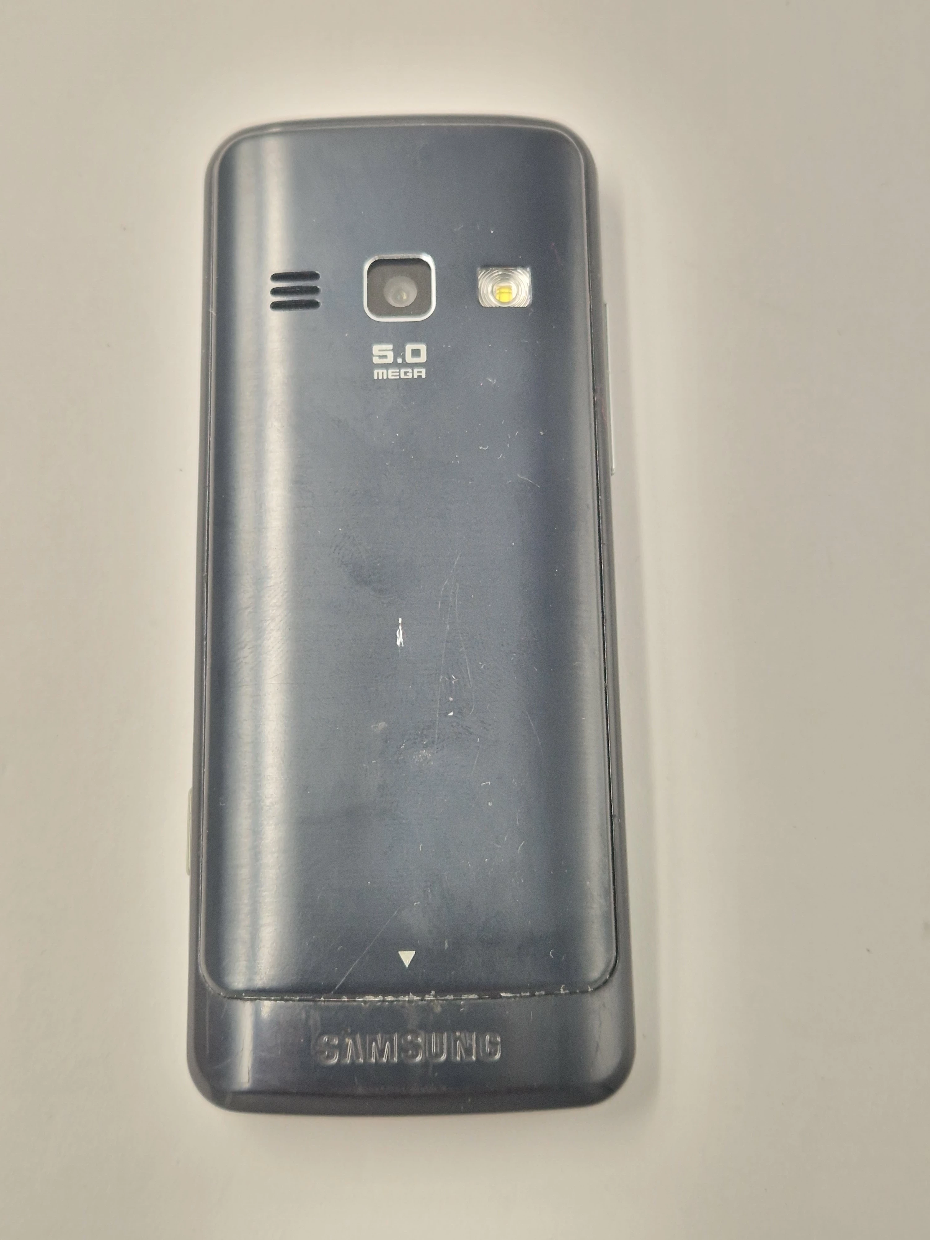 telefon-samsung-gt-s5611-ean-gtin-8806085942189