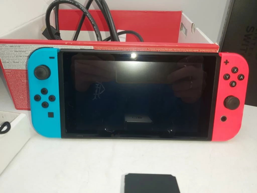 konsola-nintendo-switch-hac-001-pudelko-komplet-liczba-kontrolerow-w-zestawie-205994-225554